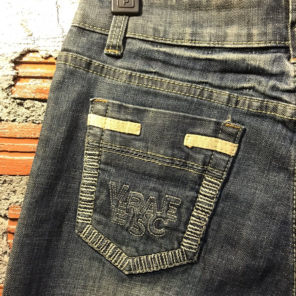 Versace Versace Classic V2 Denim Shorts Y2K Size 28" / US 6 / IT 42 - 5 Thumbnail