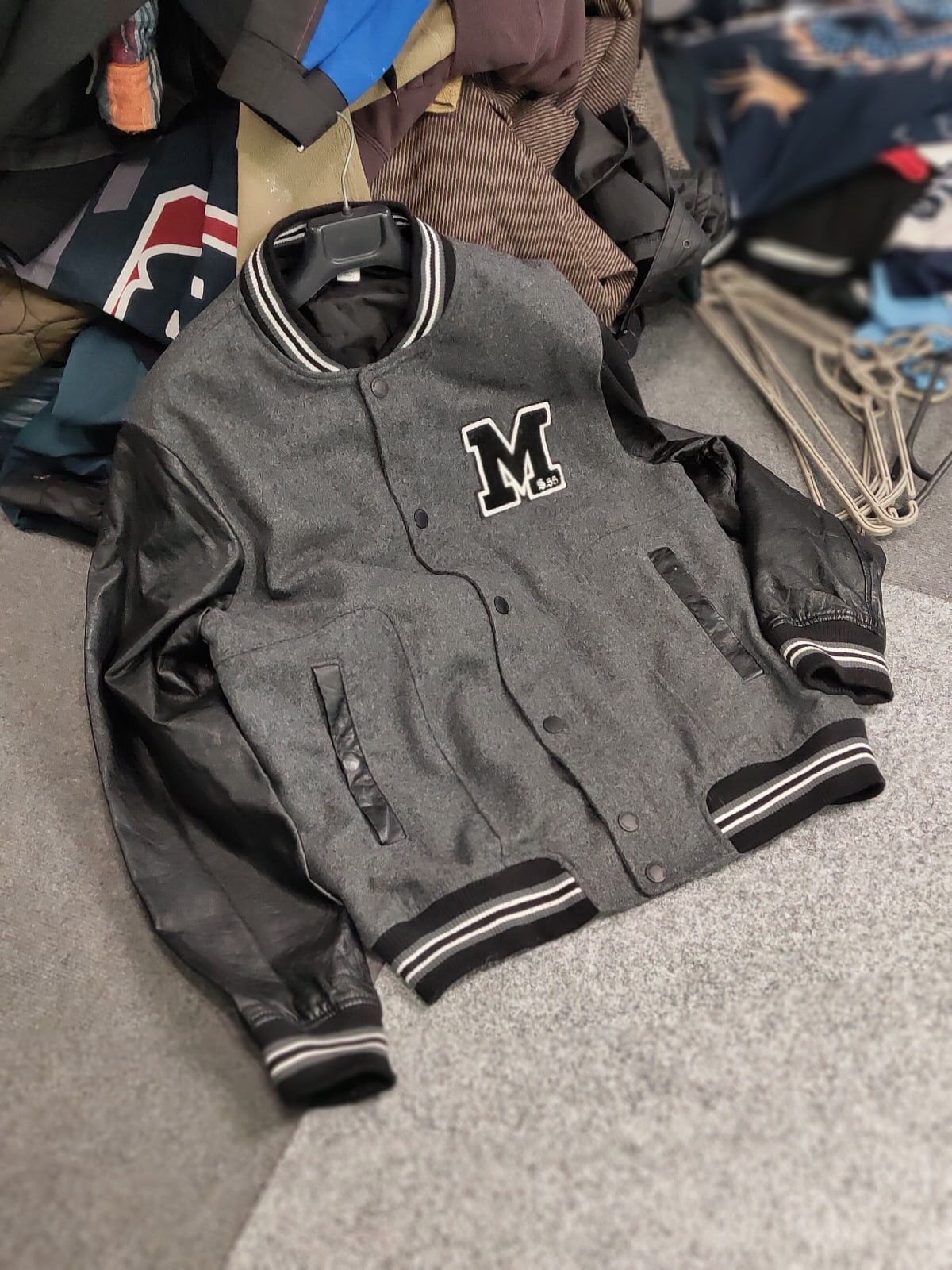 Japanese Brand Vintage 90s Varsity Jacket Bomber USA Letterman Grey Wool Size US L / EU 52-54 / 3 - 20 Thumbnail