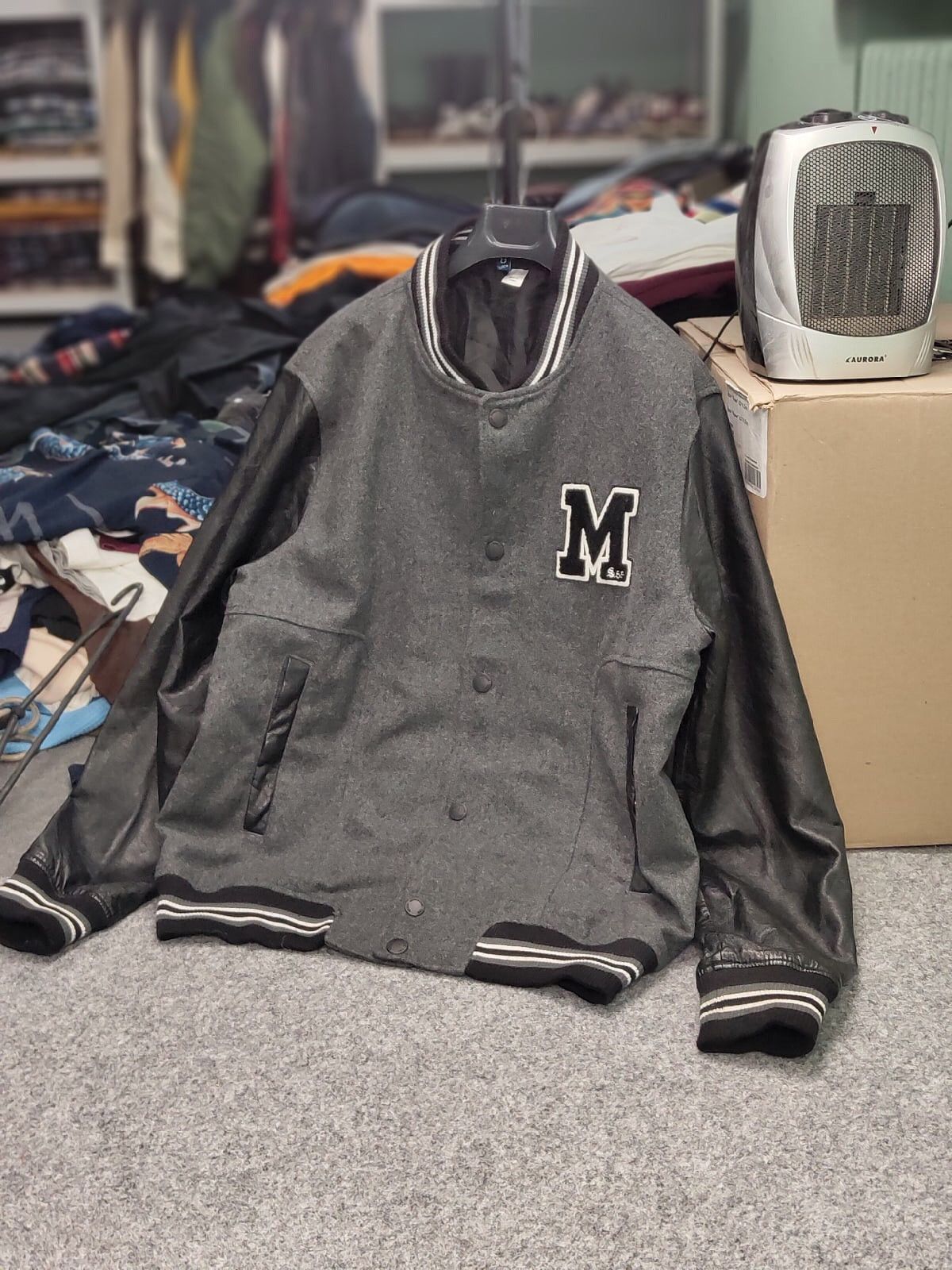 Japanese Brand Vintage 90s Varsity Jacket Bomber USA Letterman Grey Wool Size US L / EU 52-54 / 3 - 19 Thumbnail