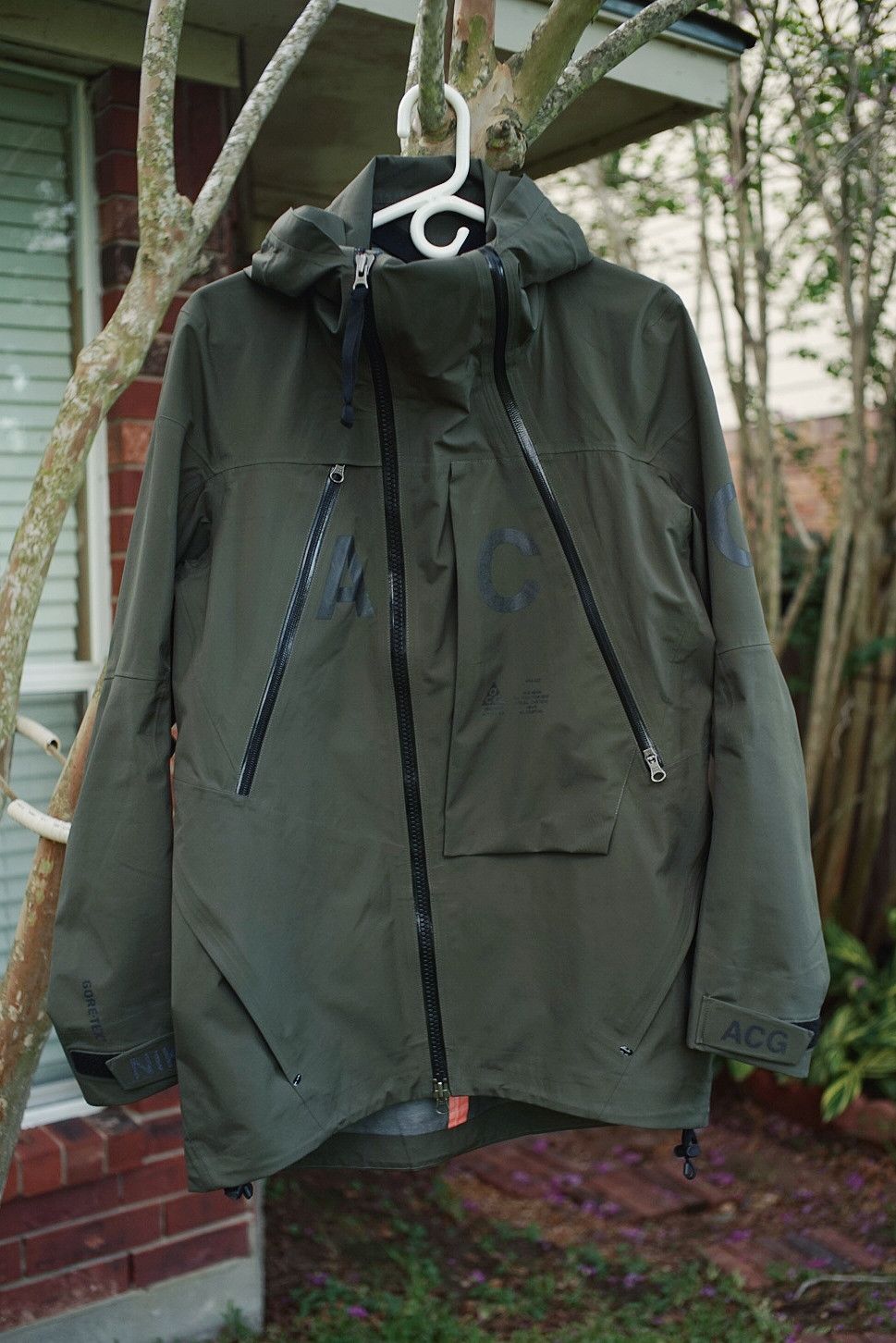 Nike ACG Alpine Jacket Olive