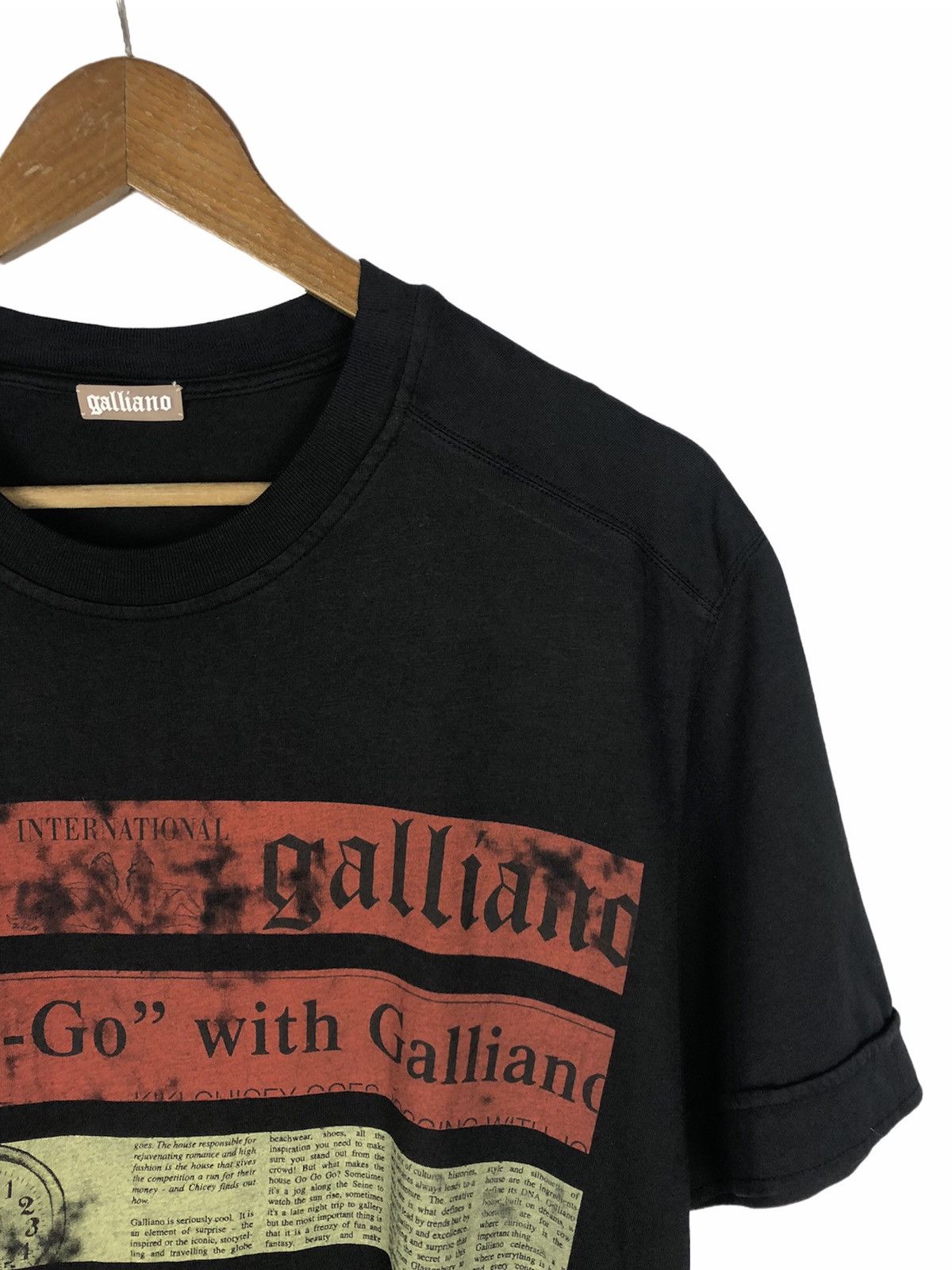 John Galliano Galliano Newspaper Tshirt Size US XL / EU 56 / 4 - 2 Thumbnail