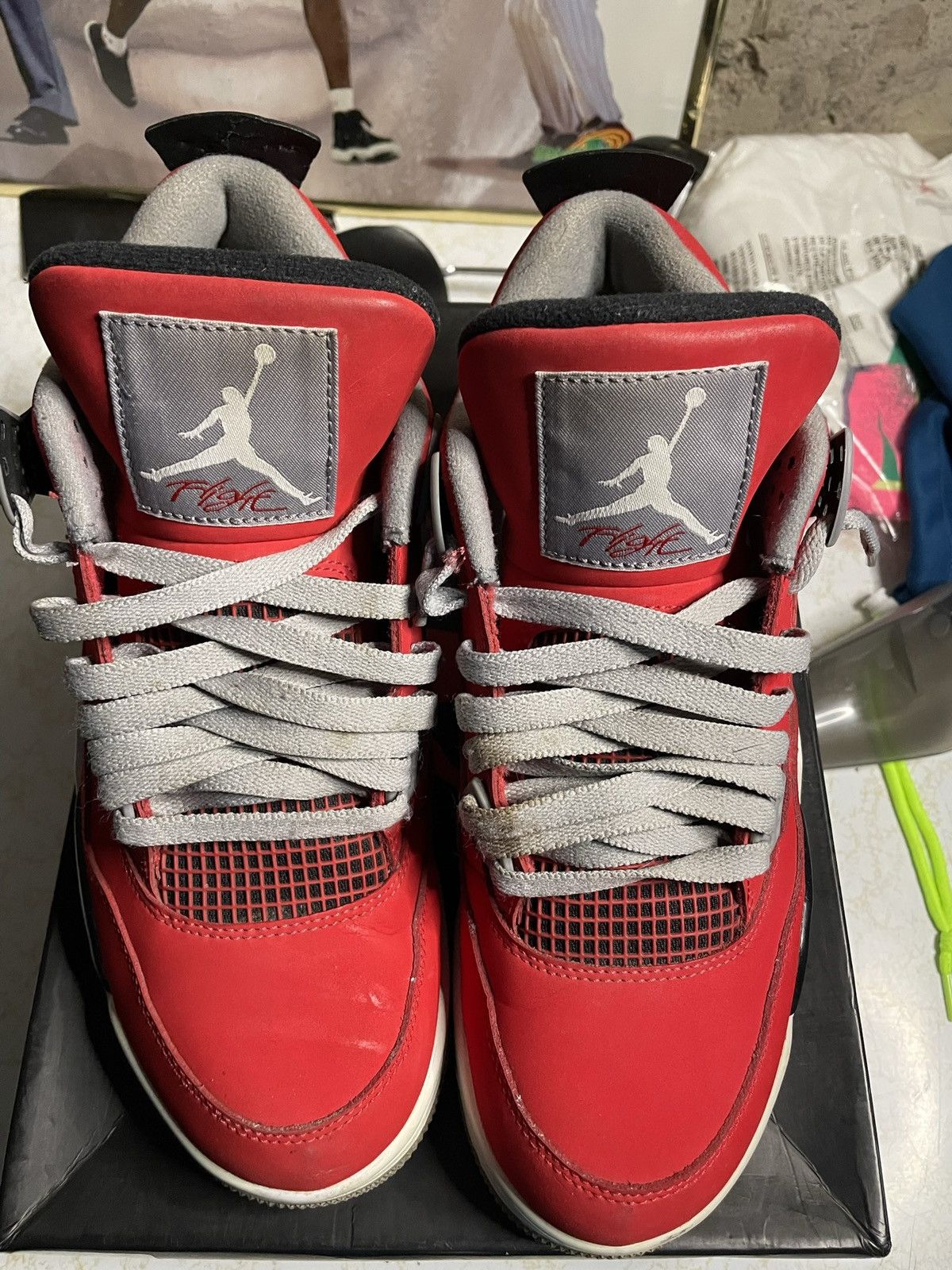 Air Jordan retailer 4 toro bravo