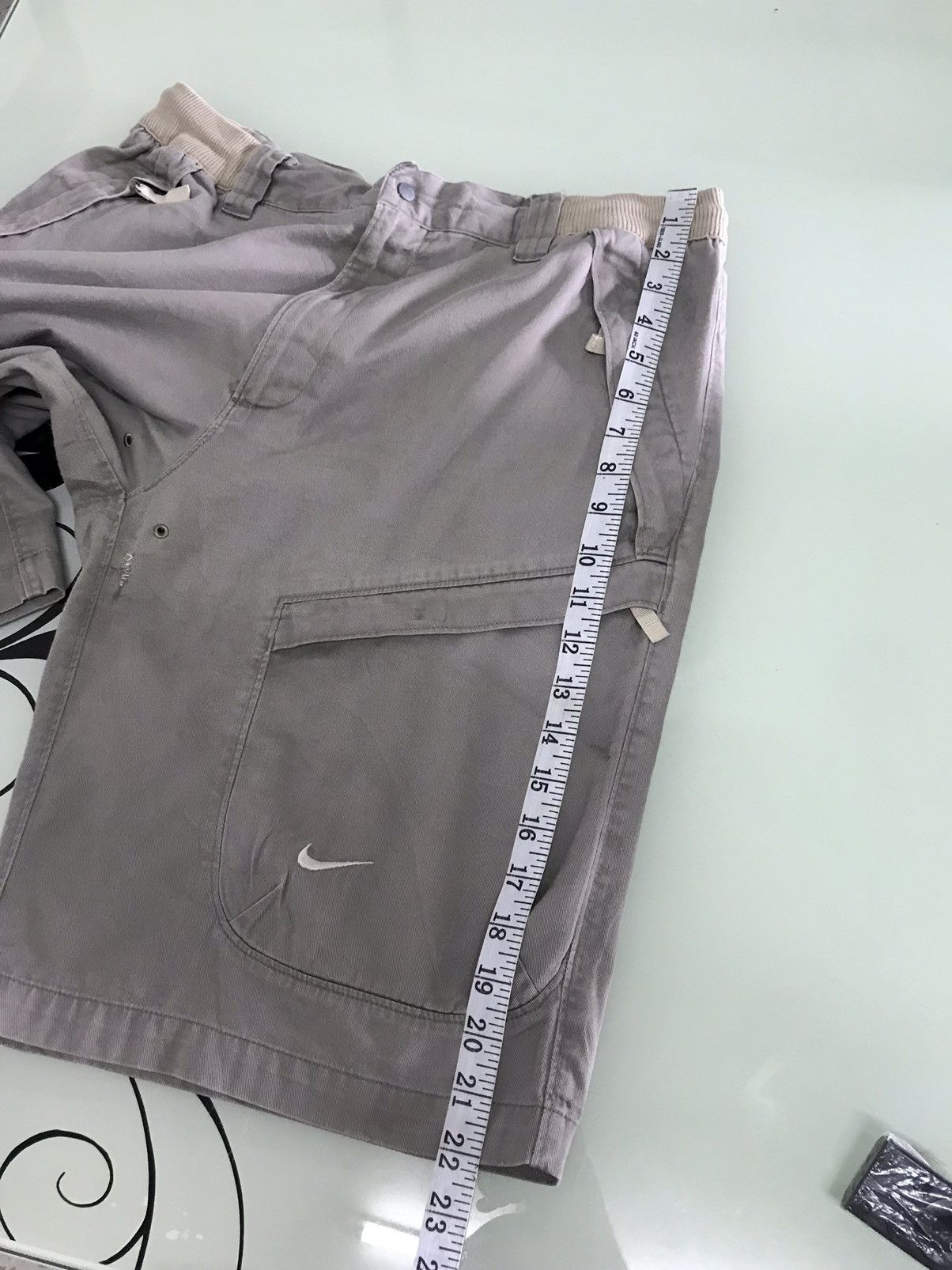 Nike Nice❗️Nike Small Swoosh Cargo Short Pants Size US 32 / EU 48 - 22 Thumbnail