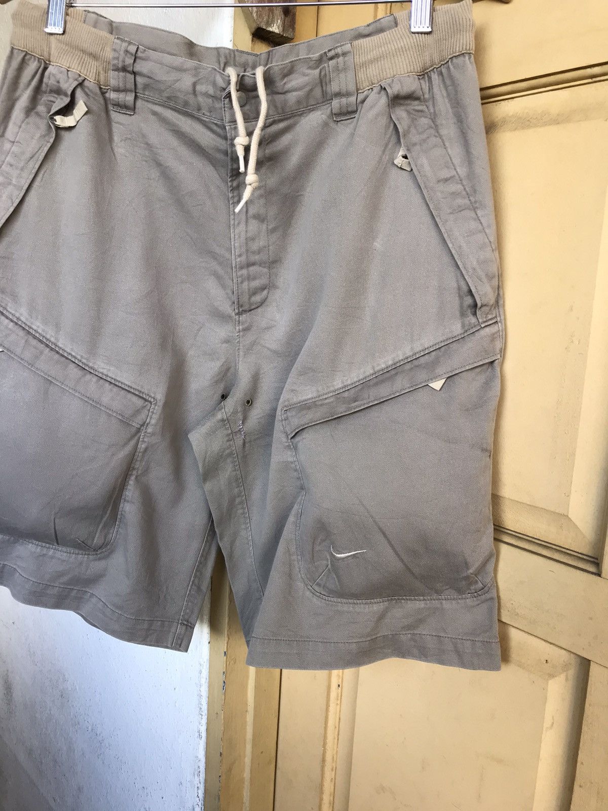 Nike Nice❗️Nike Small Swoosh Cargo Short Pants Size US 32 / EU 48 - 6 Thumbnail
