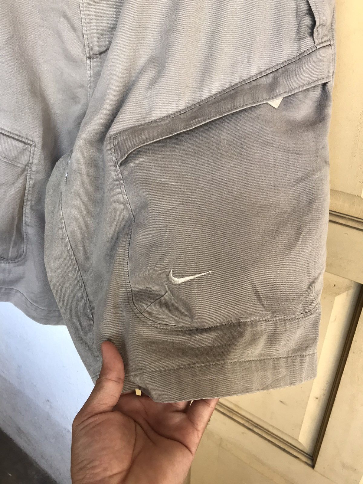 Nike Nice❗️Nike Small Swoosh Cargo Short Pants Size US 32 / EU 48 - 4 Thumbnail