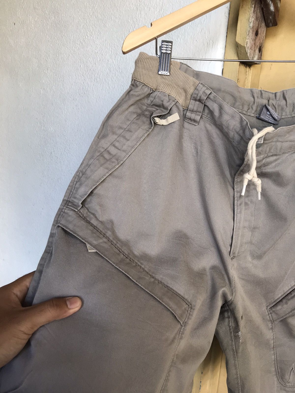 Nike Nice❗️Nike Small Swoosh Cargo Short Pants Size US 32 / EU 48 - 11 Thumbnail
