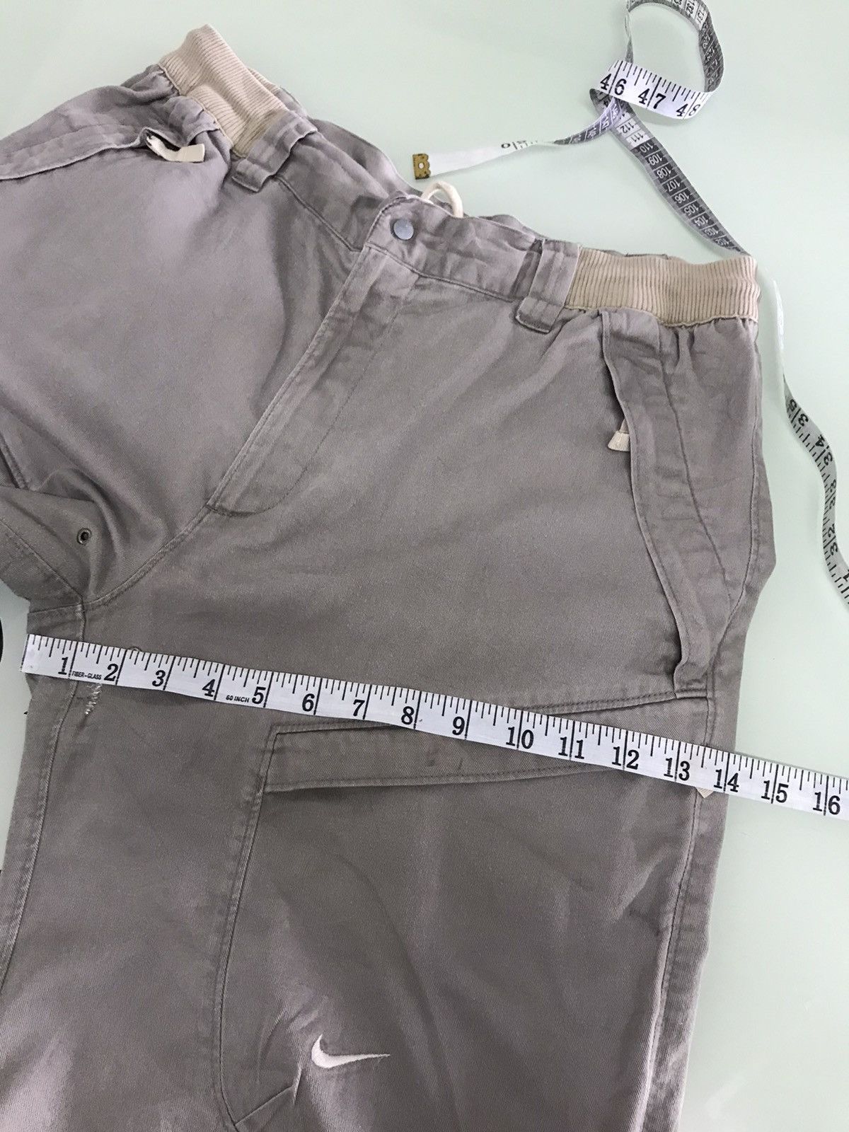 Nike Nice❗️Nike Small Swoosh Cargo Short Pants Size US 32 / EU 48 - 19 Thumbnail