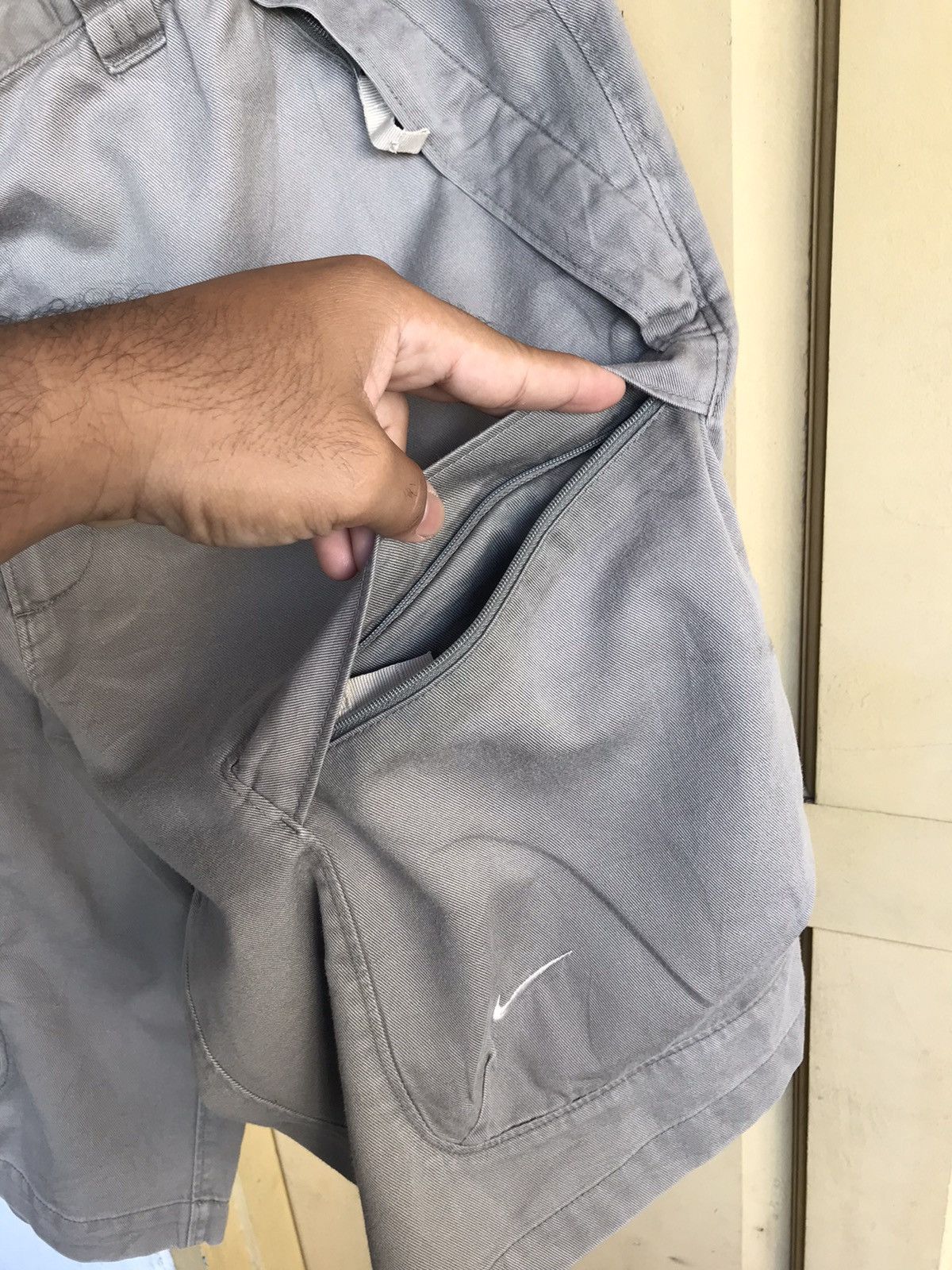 Nike Nice❗️Nike Small Swoosh Cargo Short Pants Size US 32 / EU 48 - 10 Thumbnail
