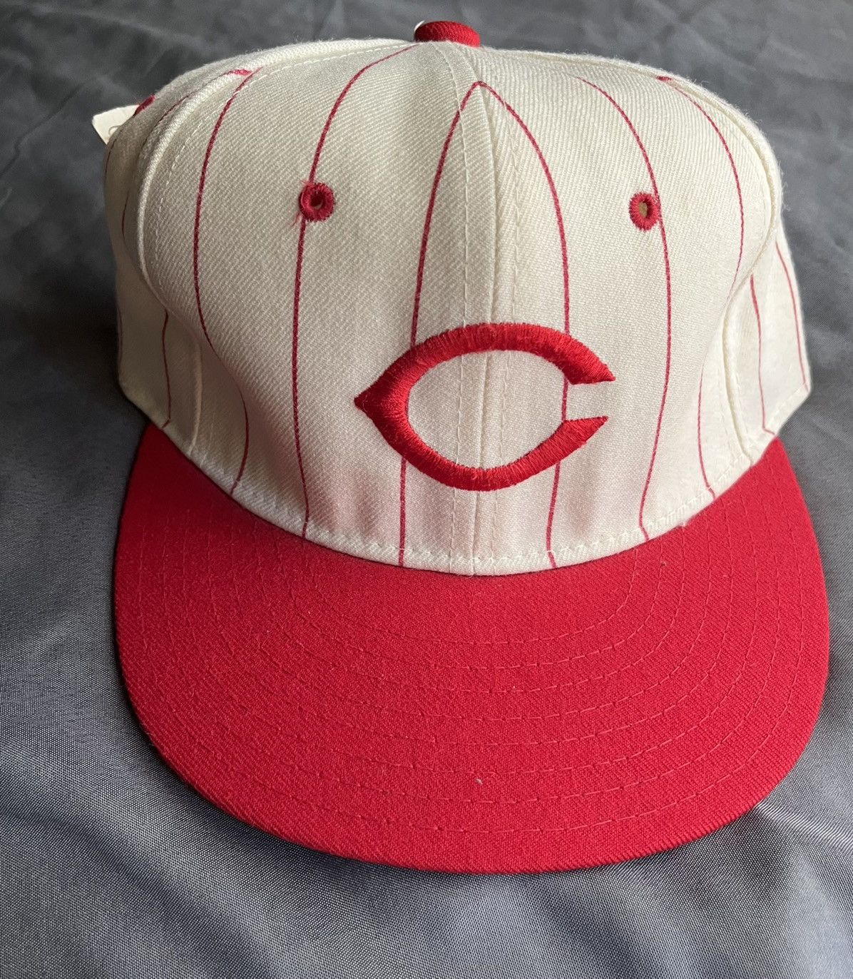 Vintage CINCINNATI REDS New Era Diamond Collection 5950 