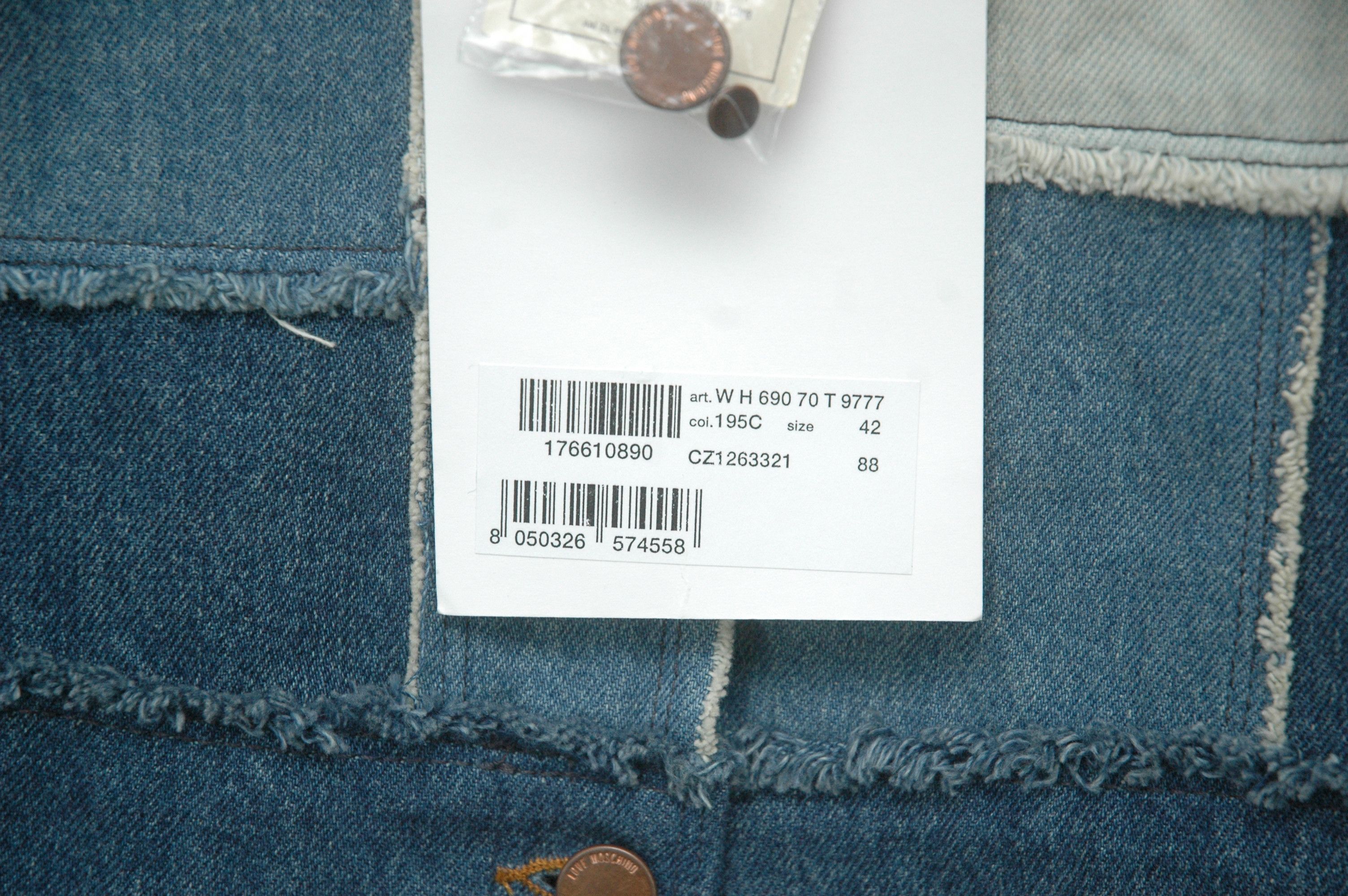 Moschino NWT MOSCHINO Love Giubbino Denim Patchwork Jacket Size M / US 6-8 / IT 42-44 - 7 Thumbnail
