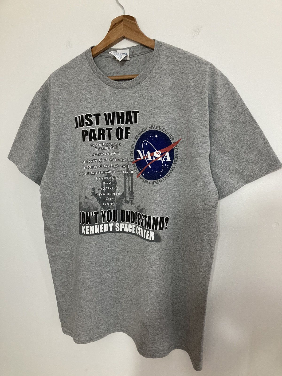 Vintage Vintage NASA Tee Kennedy Space Center 90s y2k Art Size US L / EU 52-54 / 3 - 3 Thumbnail