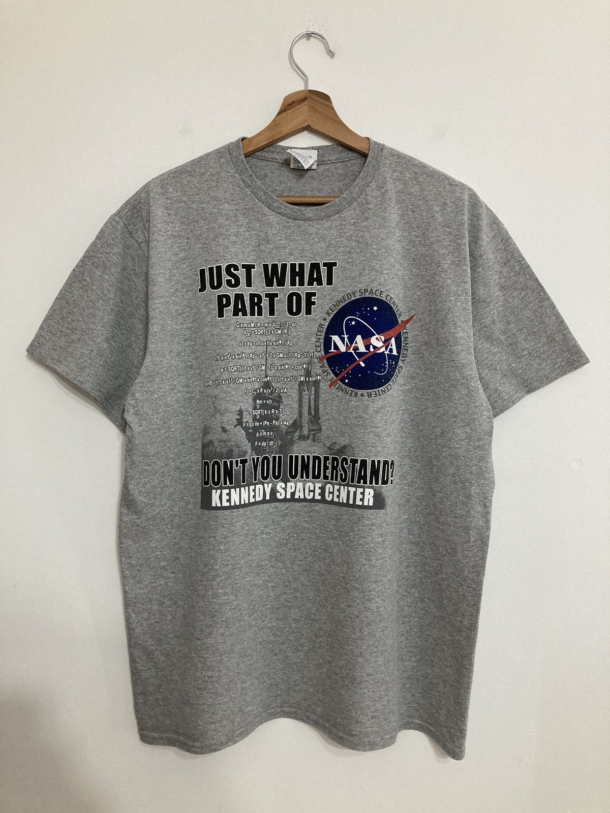 Vintage Vintage NASA Tee Kennedy Space Center 90s y2k Art Size US L / EU 52-54 / 3 - 1 Thumbnail
