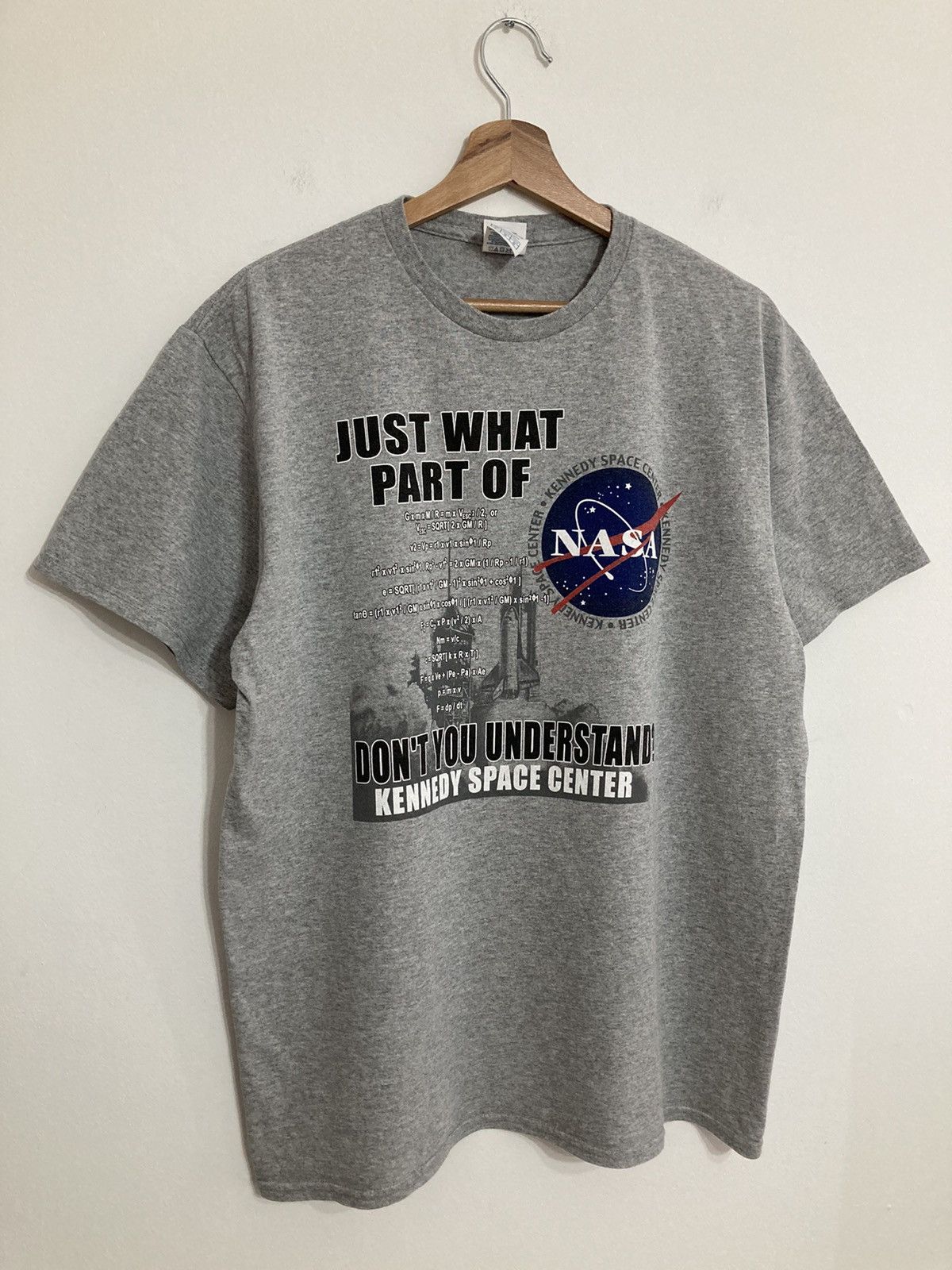Vintage Vintage NASA Tee Kennedy Space Center 90s y2k Art Size US L / EU 52-54 / 3 - 2 Thumbnail
