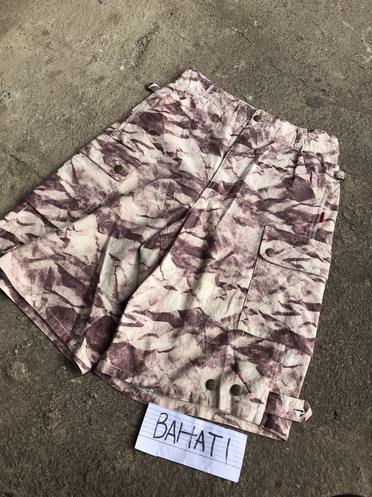 20471120 × Beauty Beast × Japanese Brand Beauty Beast Abstract Print Cargo Pants Size US 34 / EU 50 - 2 Thumbnail