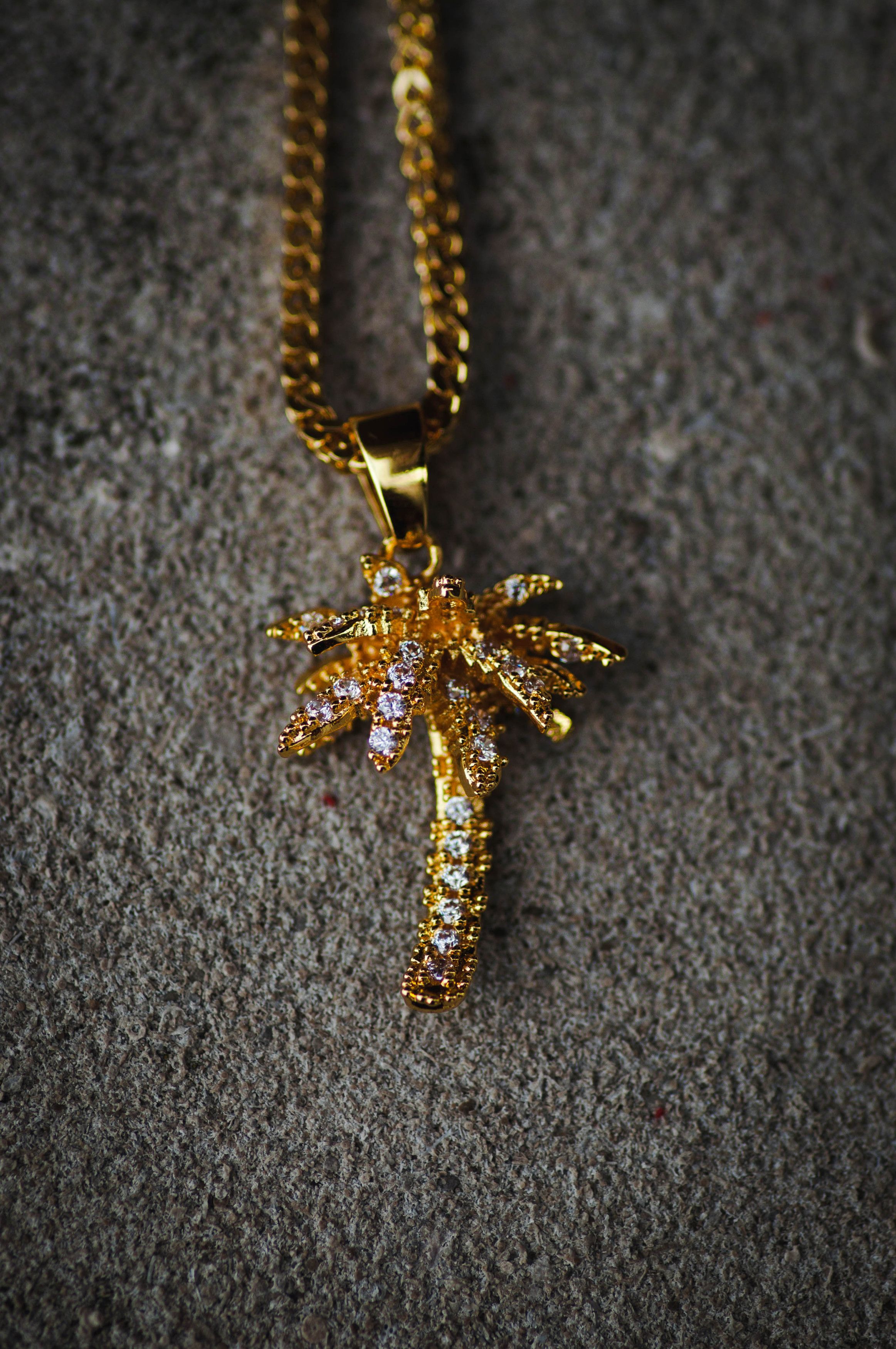 Gold Chain 18k Yellow Gold Iced Out Diamond Palm Tree Chain Necklace Size ONE SIZE - 2 Preview
