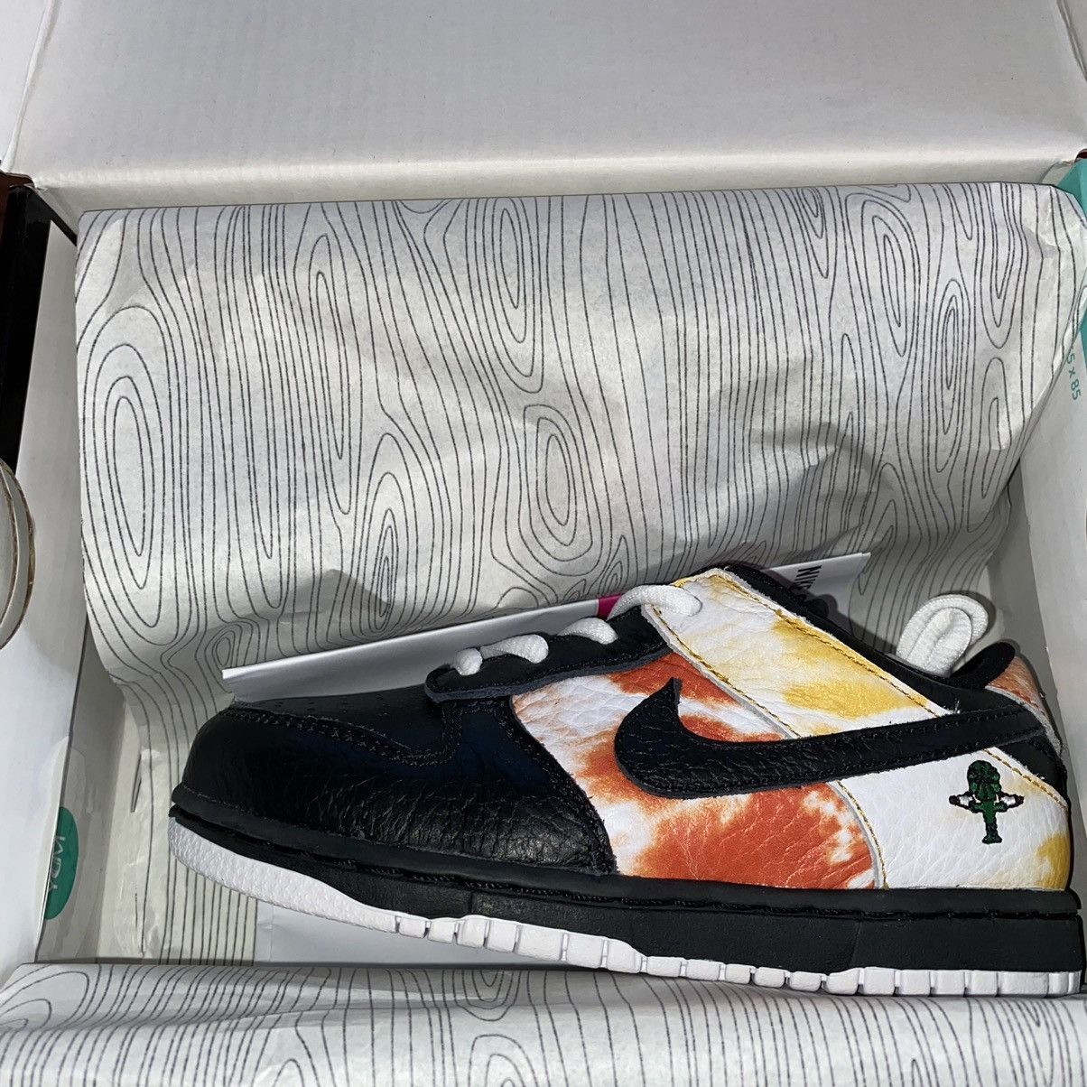Nike Nike SB Dunk Low Raygun Tie-Dye Black (TD) Size US 5 / EU 37 - 2 Thumbnail