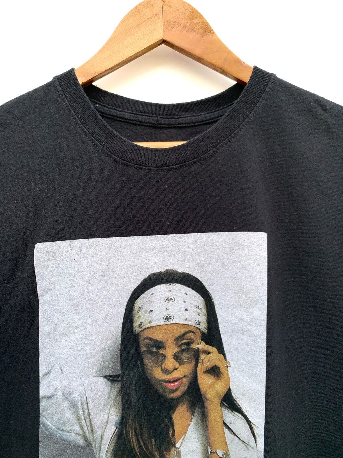 Band Tees Aaliyah American Singer Photo Tee Size US L / EU 52-54 / 3 - 2 Thumbnail
