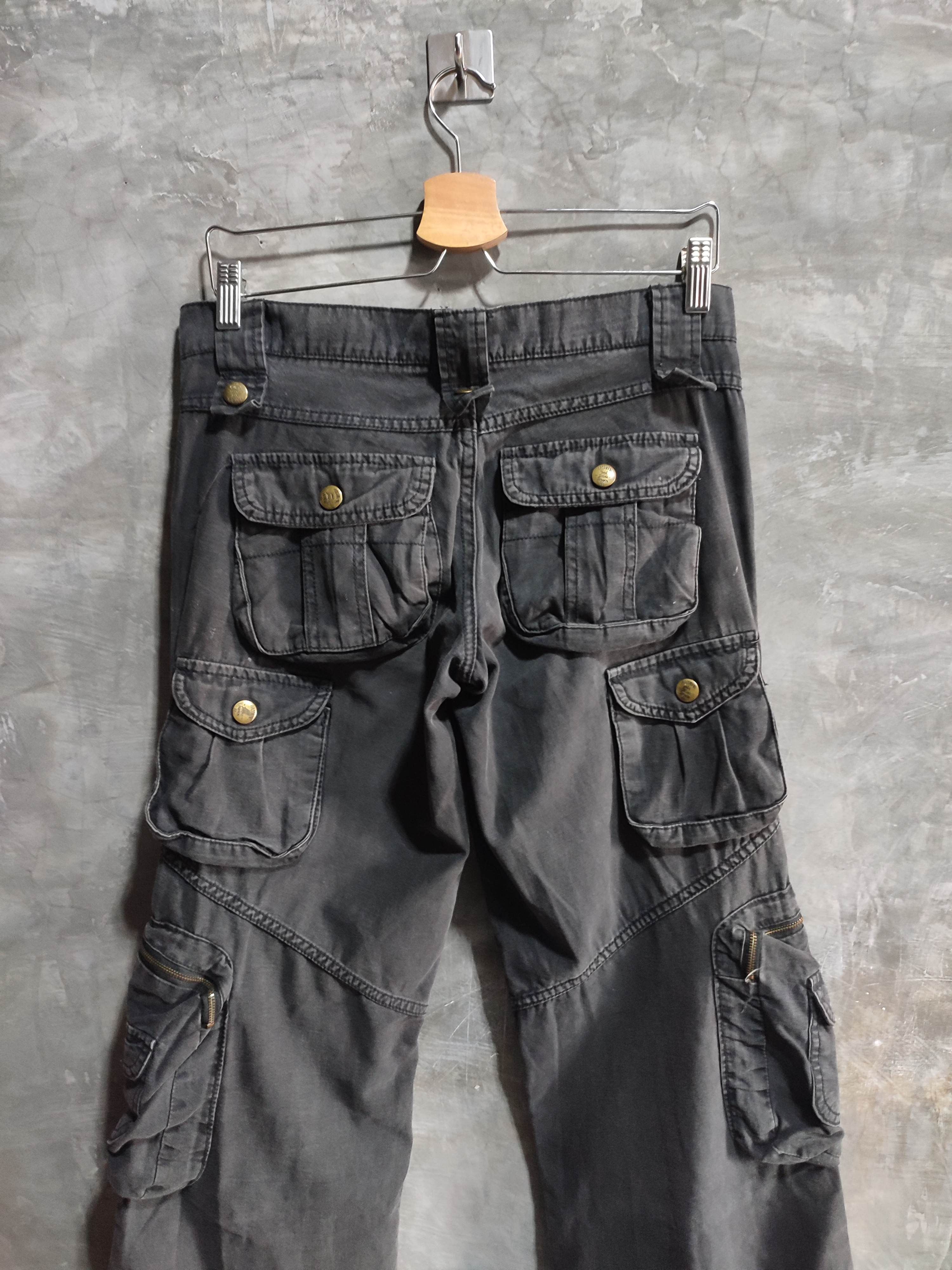 Japanese Brand 🔥Black Wash 3D Multipocket Cargo Low Rise Pants Size US 29 - 5 Thumbnail