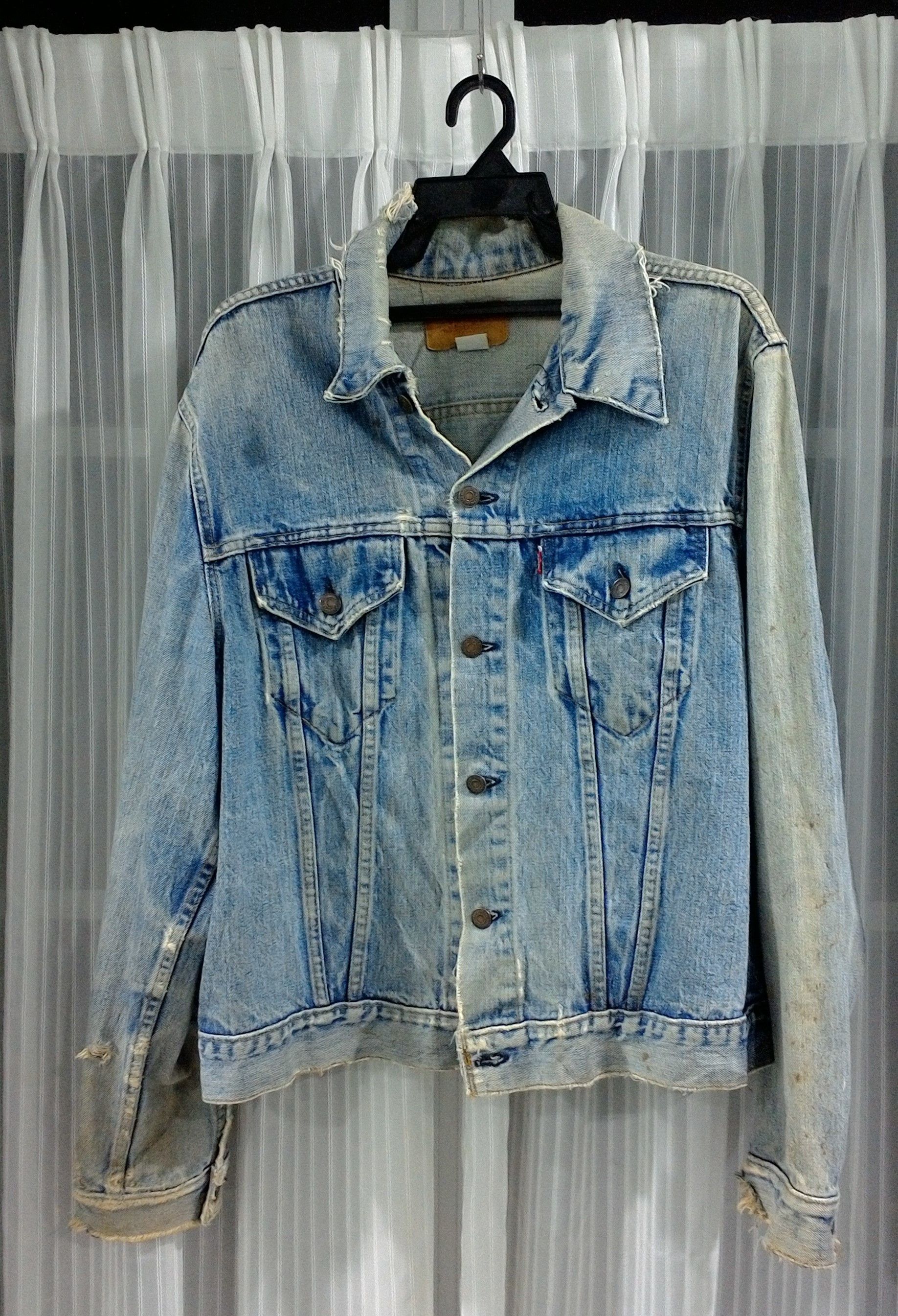 Japanese Brand Vintage Levi's Made in usa Distressed Denim Jacket Size US M / EU 48-50 / 2 - 1 Thumbnail