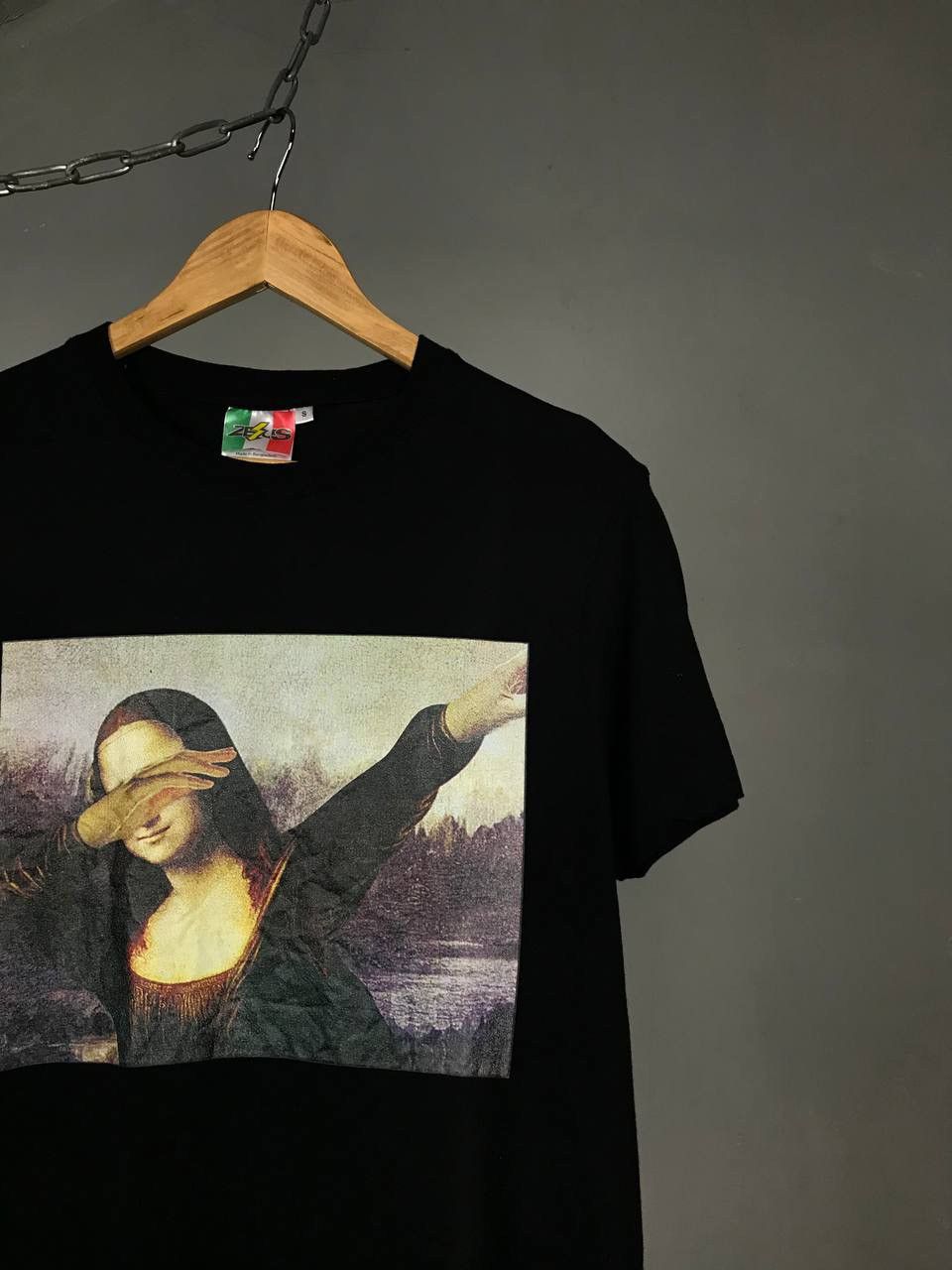 Vintage Mona Lisa vintage art humor parody tee Size US S / EU 44-46 / 1 - 2 Thumbnail