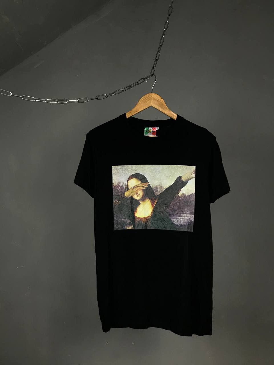 Vintage Mona Lisa vintage art humor parody tee Size US S / EU 44-46 / 1 - 1 Thumbnail