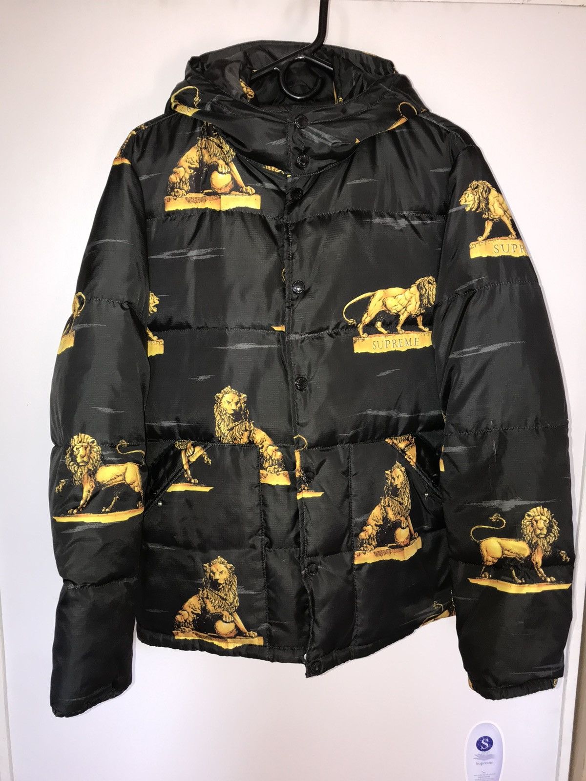 Supreme Supreme Lions All Over Puffy Jacket FW13 Black/Yellow