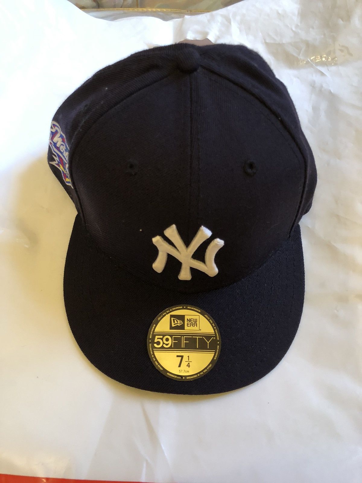 MLB FINAL PRICE DROP New Era New York Yankees 7 1/4 Size ONE SIZE - 1 Thumbnail