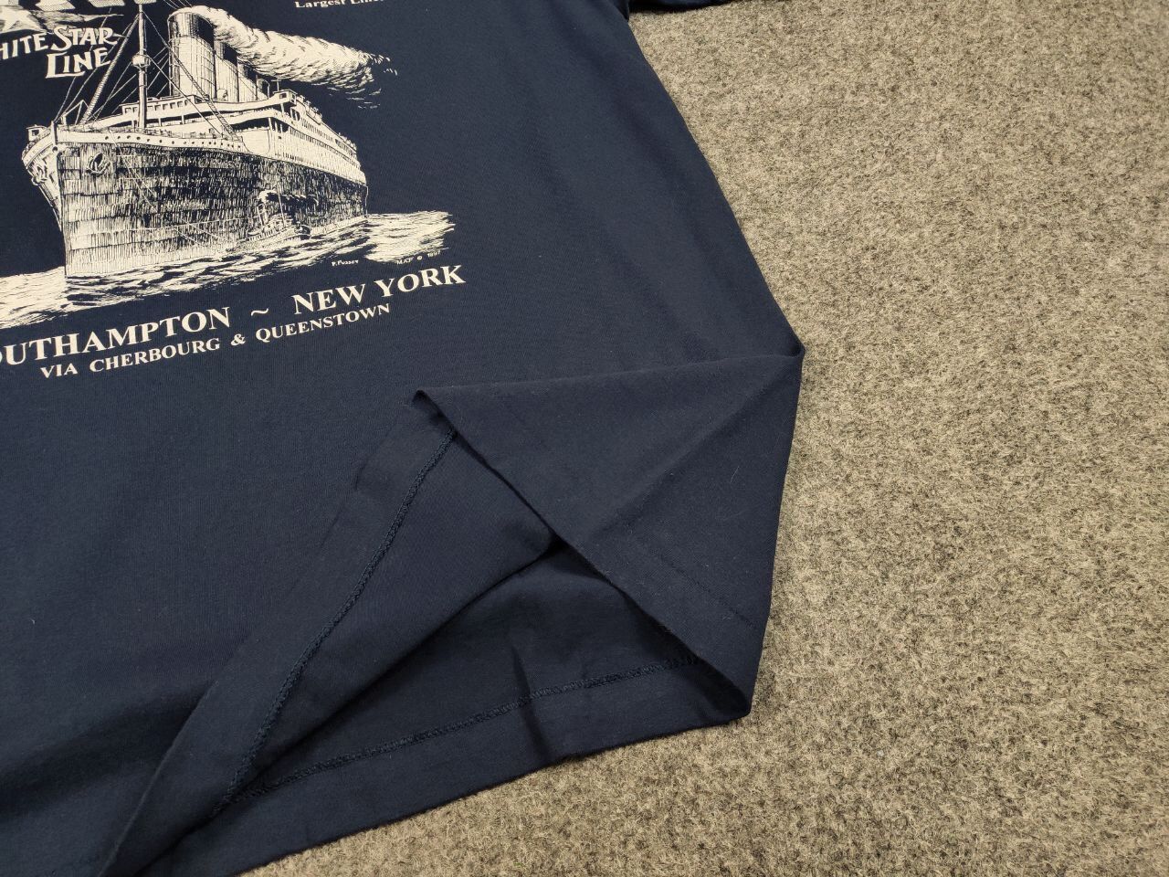 Vintage Vintage 97's Titanic White Star Line Navy Print Tee T-Shirt Size US L / EU 52-54 / 3 - 12 Thumbnail