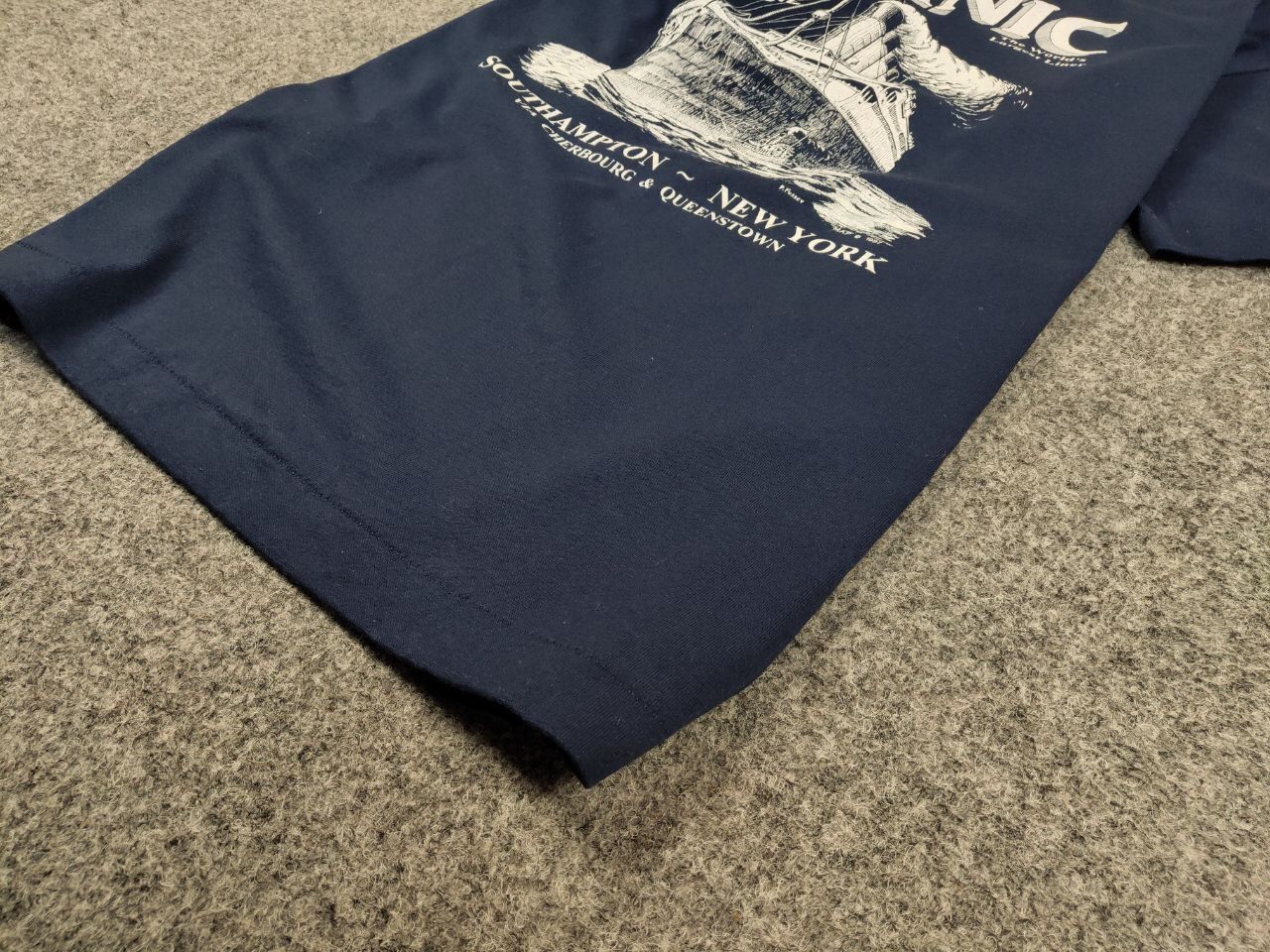 Vintage Vintage 97's Titanic White Star Line Navy Print Tee T-Shirt Size US L / EU 52-54 / 3 - 5 Thumbnail