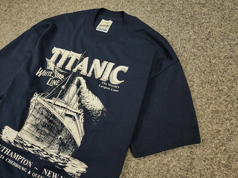 Vintage Vintage 97's Titanic White Star Line Navy Print Tee T-Shirt Size US L / EU 52-54 / 3 - 4 Thumbnail