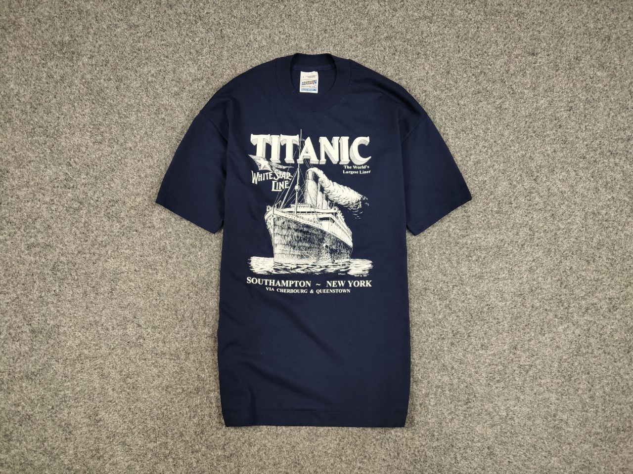 Vintage Vintage 97's Titanic White Star Line Navy Print Tee T-Shirt Size US L / EU 52-54 / 3 - 1 Thumbnail