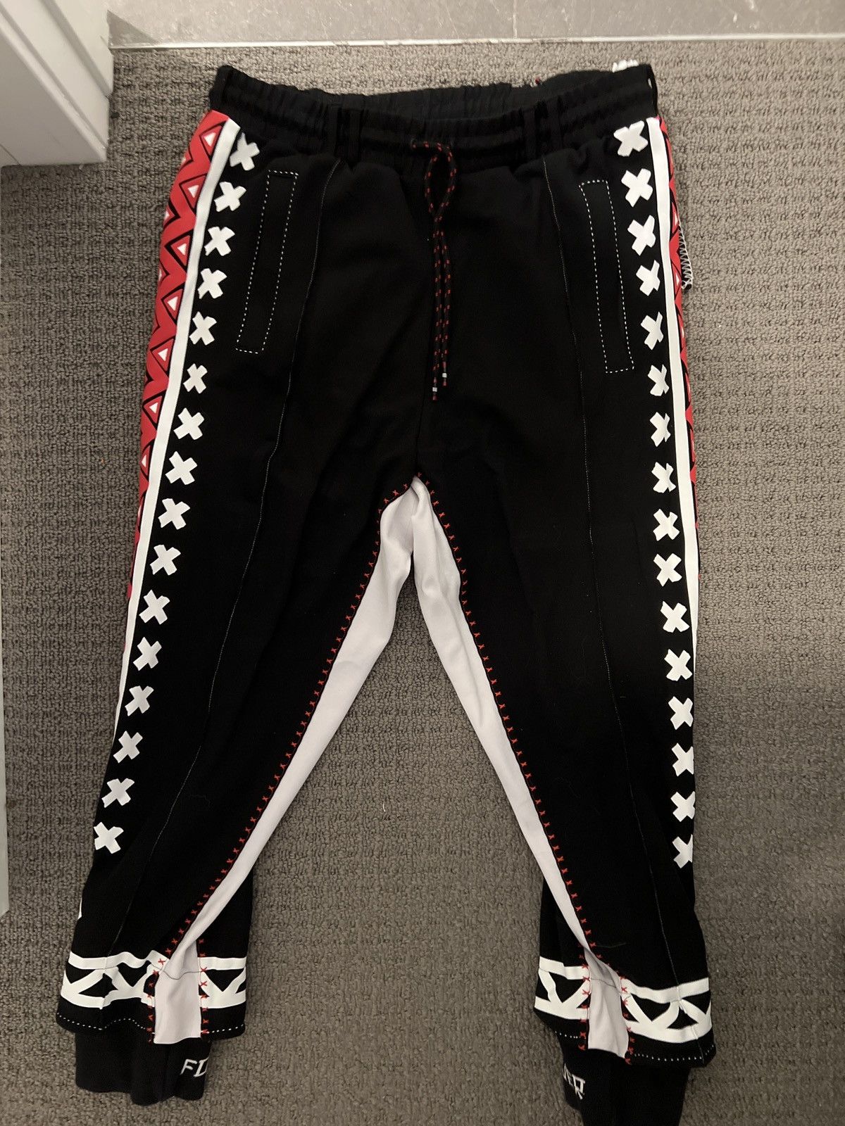 Puma x Jahnkoy pants (L)