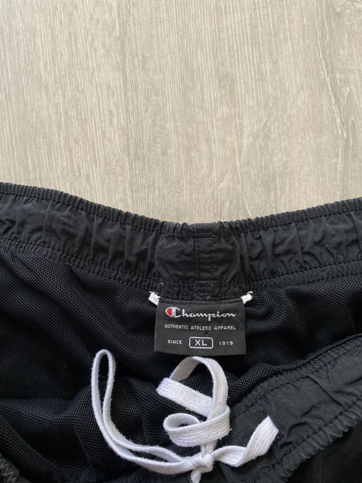 Champion × Vintage Champion vintage shorts black track pants small logo Size US 34 / EU 50 - 3 Thumbnail