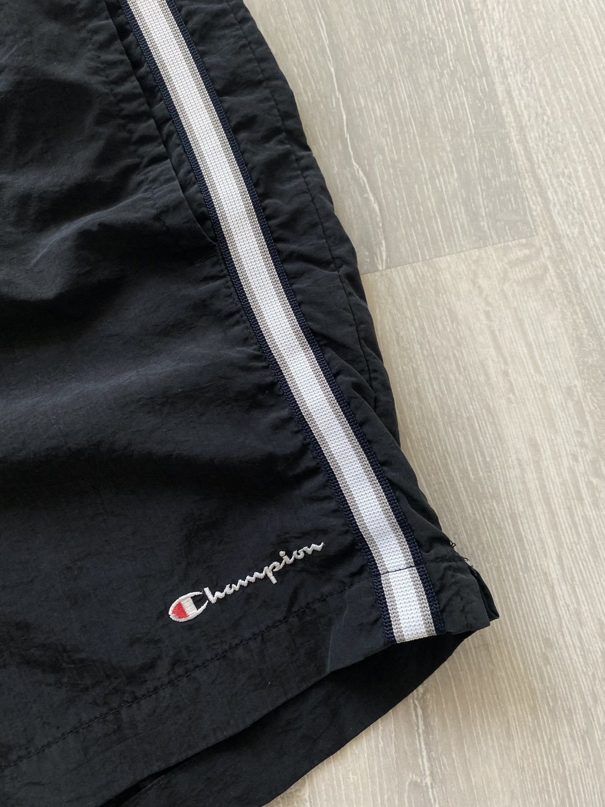 Champion × Vintage Champion vintage shorts black track pants small logo Size US 34 / EU 50 - 2 Thumbnail
