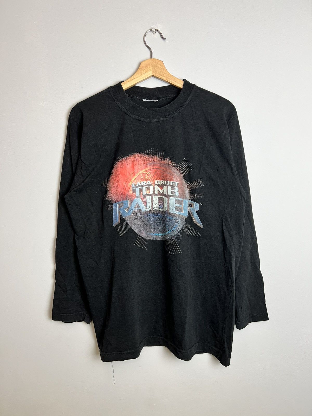 Vintage Rare Vintage 2001 Lara Croft Tomb Raider Movie Tshirt Size US L / EU 52-54 / 3 - 1 Thumbnail