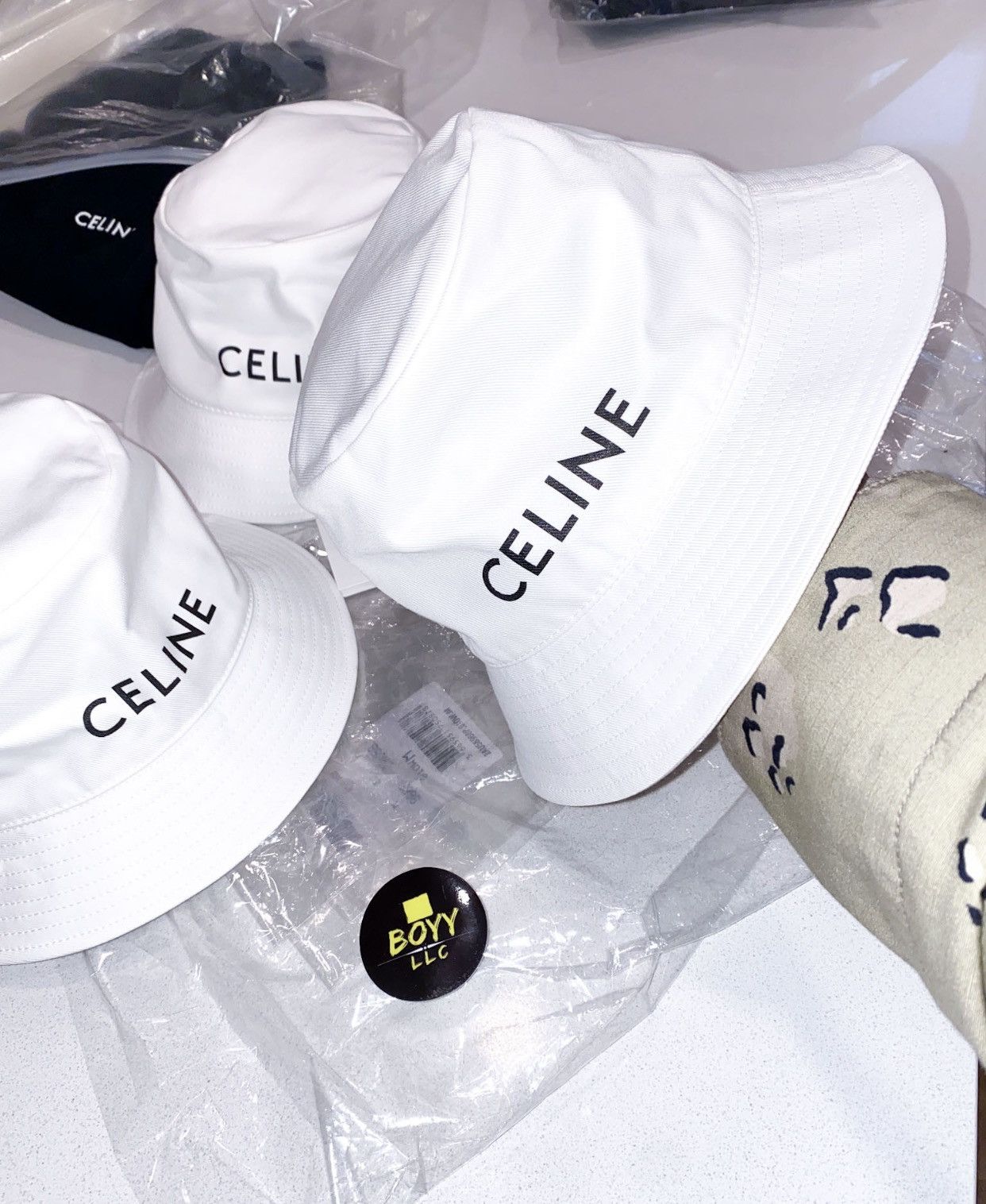 CELINE EMBROIDERED BUCKET HAT IN COTTON GABARDINE - OFF WHITE