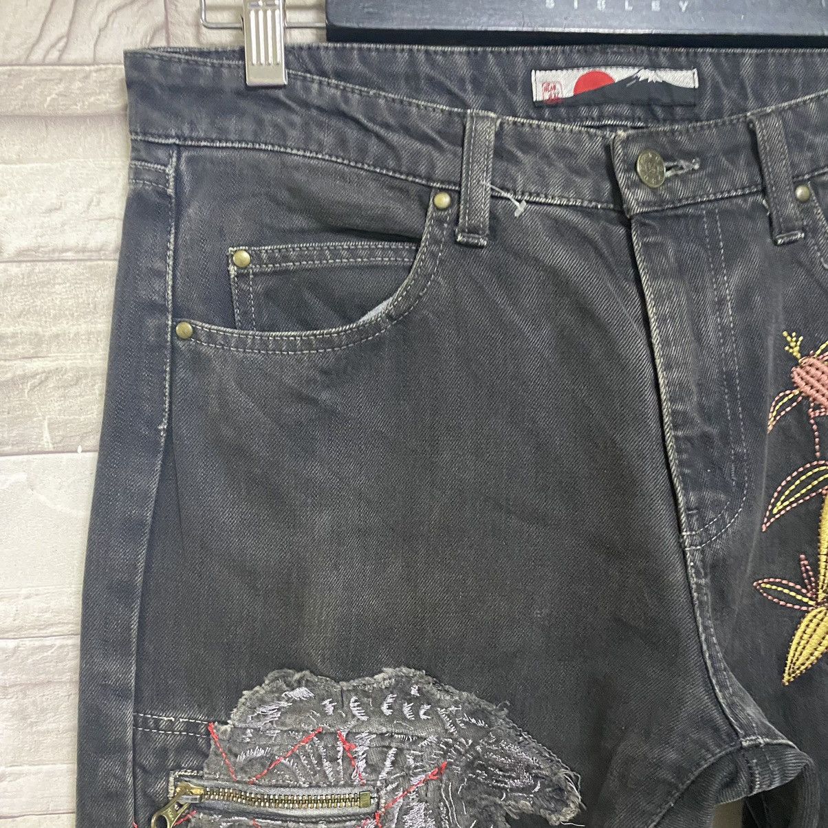 Karakuri Tamashii YEN JAPAN Distressed Denim Tiger Embroidery Jeans Zipper Size US 32 / EU 48 - 8 Thumbnail