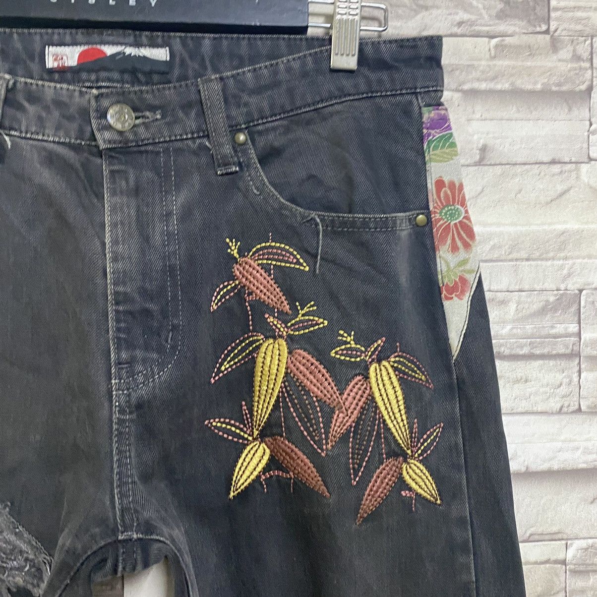 Karakuri Tamashii YEN JAPAN Distressed Denim Tiger Embroidery Jeans Zipper Size US 32 / EU 48 - 7 Thumbnail