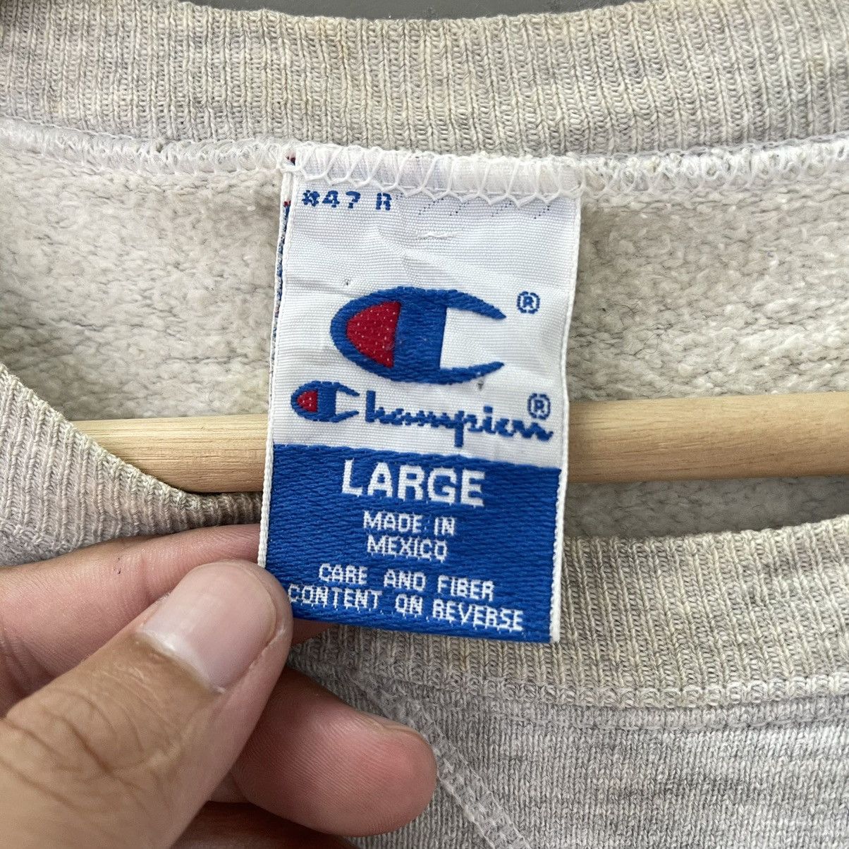 Champion 90’s Champion Embroidered Logo Crewneck Sweatshirt Size M Size US M / EU 48-50 / 2 - 8 Thumbnail