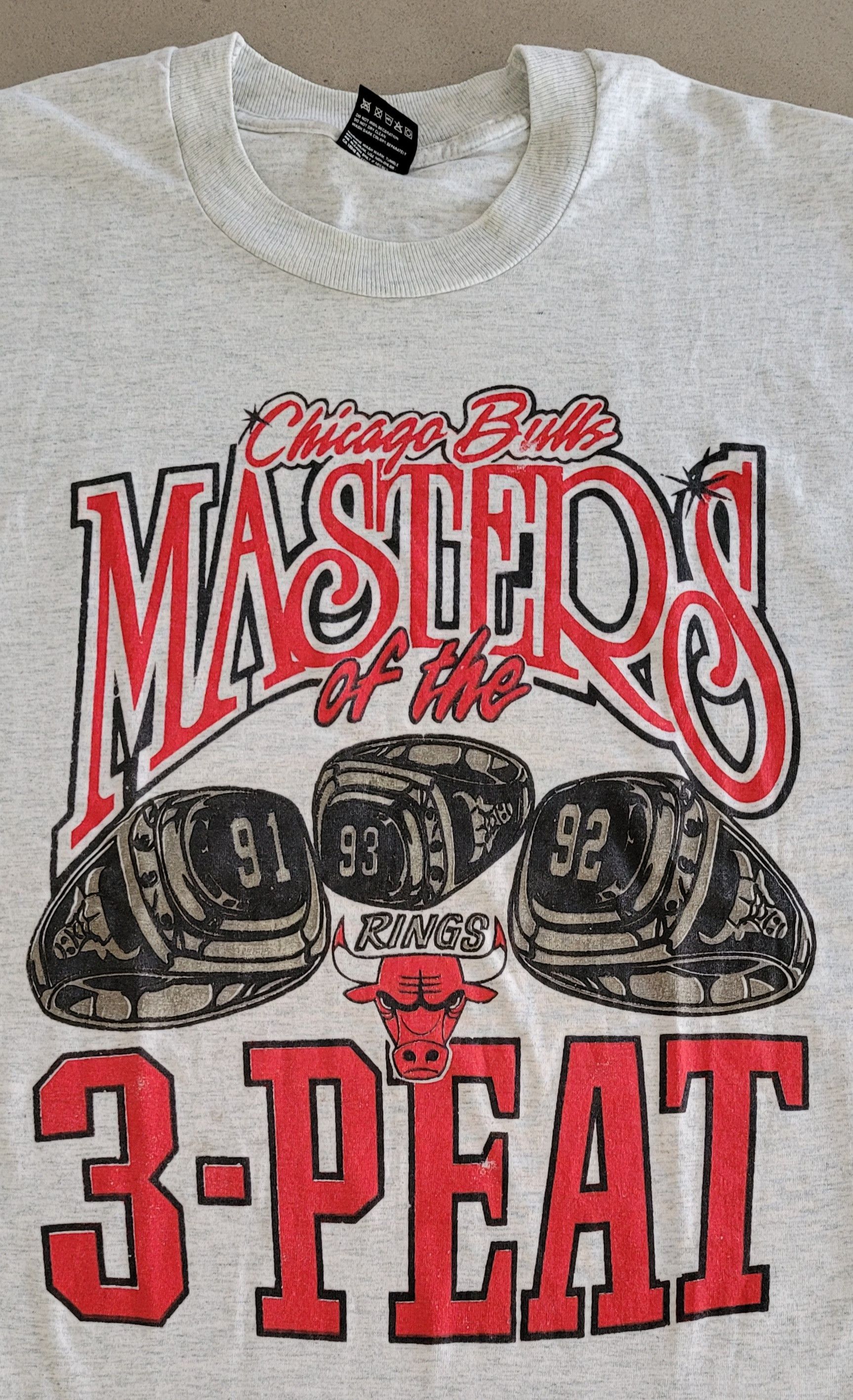 Fruit Of The Loom VINTAGE CHICAGO BULLS 3-PEAT TEE - NBA THREE PEAT Size US L / EU 52-54 / 3 - 3 Thumbnail