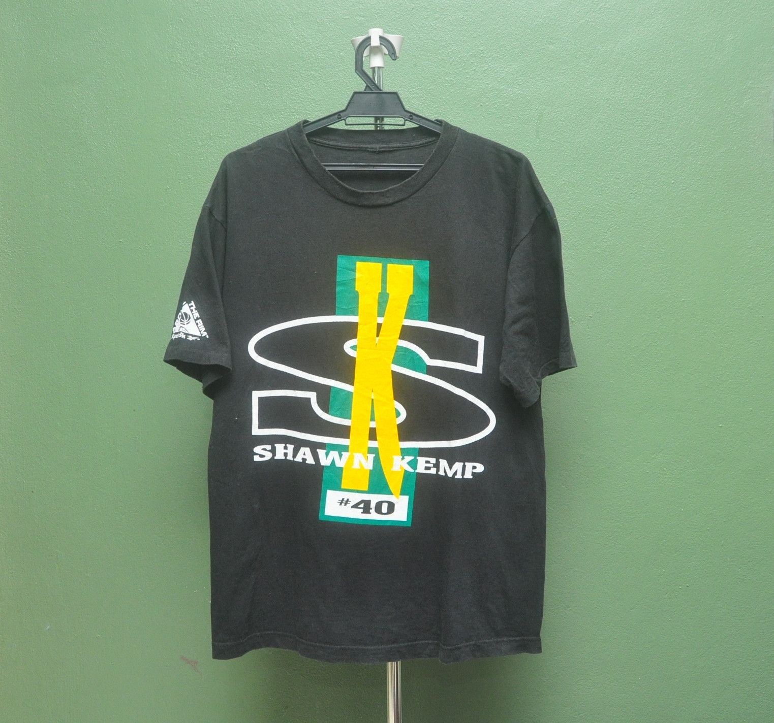 Japanese Brand Vintage Shawn Kemp Above The Rim Shirt Size US L / EU 52-54 / 3 - 1 Thumbnail
