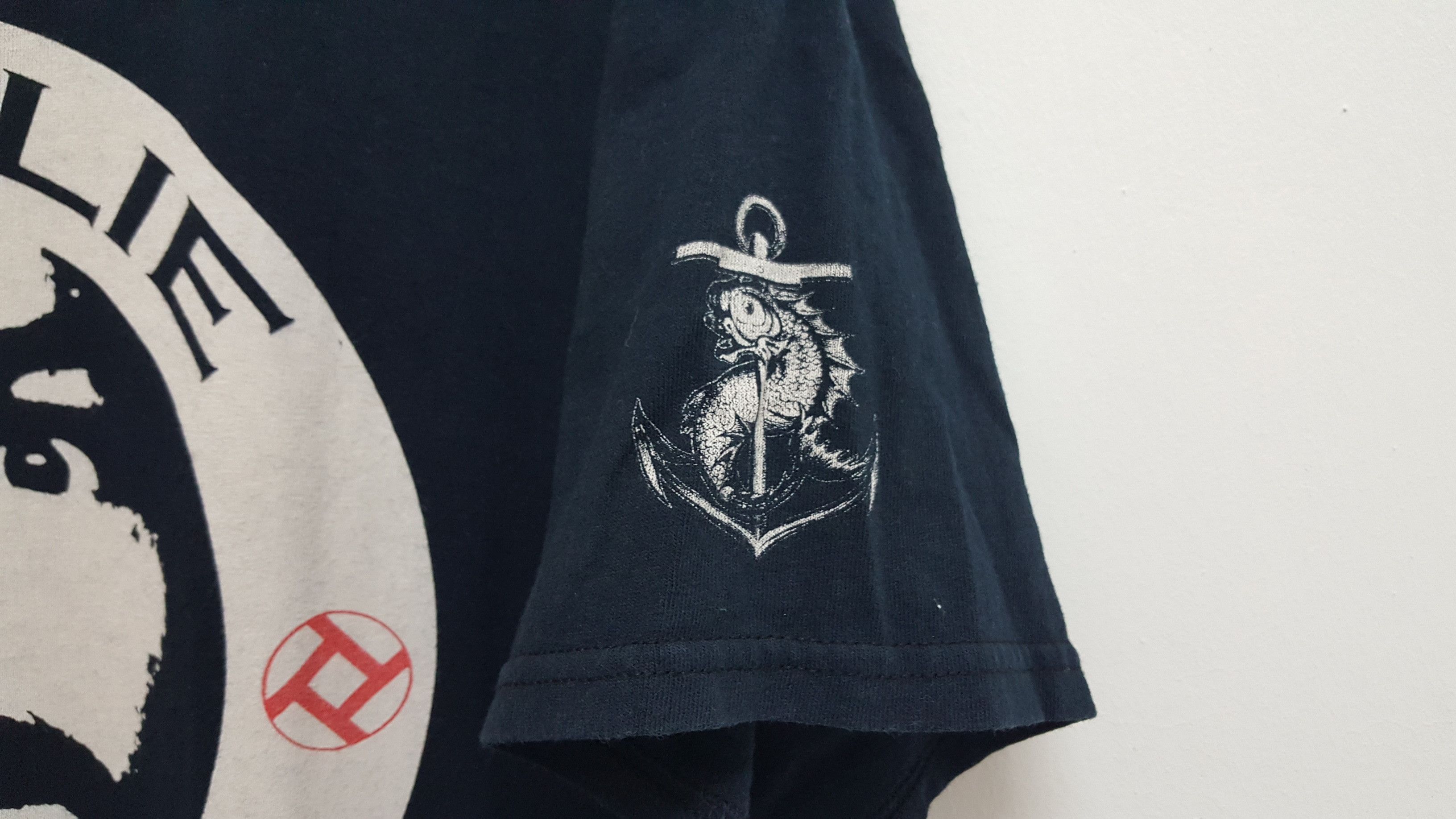Band Tees DOPE 🔥🔥🔥 FREE CHARLES MANSON CHARLIE STILL DONT SURF TEE Size US M / EU 48-50 / 2 - 3 Thumbnail