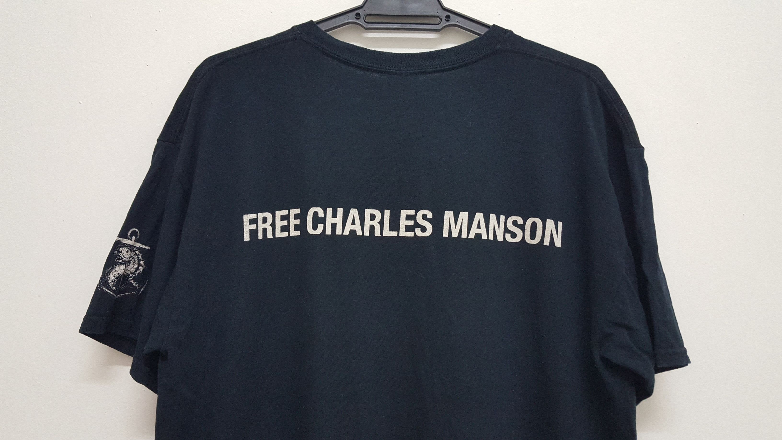 Band Tees DOPE 🔥🔥🔥 FREE CHARLES MANSON CHARLIE STILL DONT SURF TEE Size US M / EU 48-50 / 2 - 10 Thumbnail