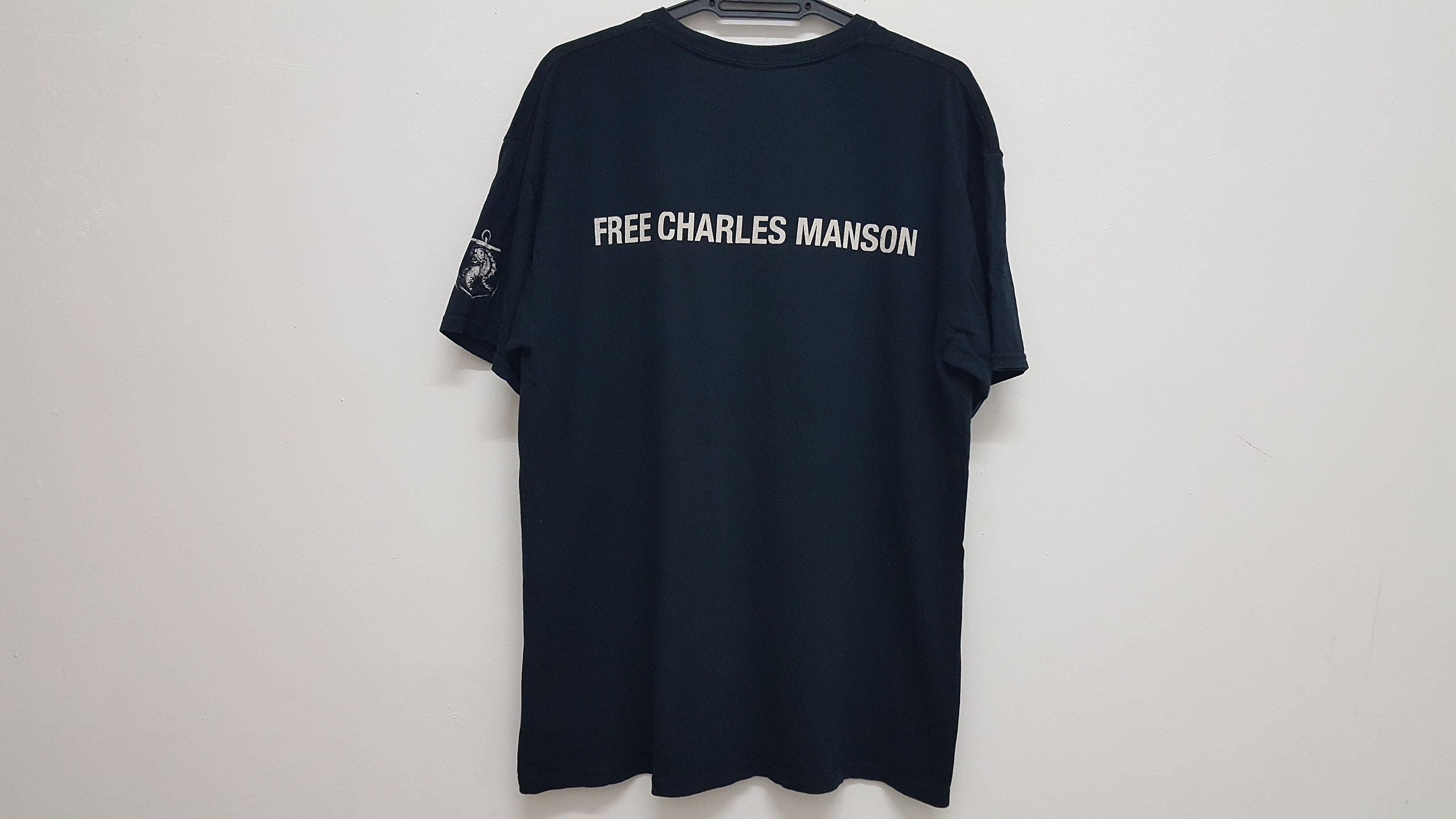 Band Tees DOPE 🔥🔥🔥 FREE CHARLES MANSON CHARLIE STILL DONT SURF TEE Size US M / EU 48-50 / 2 - 2 Thumbnail