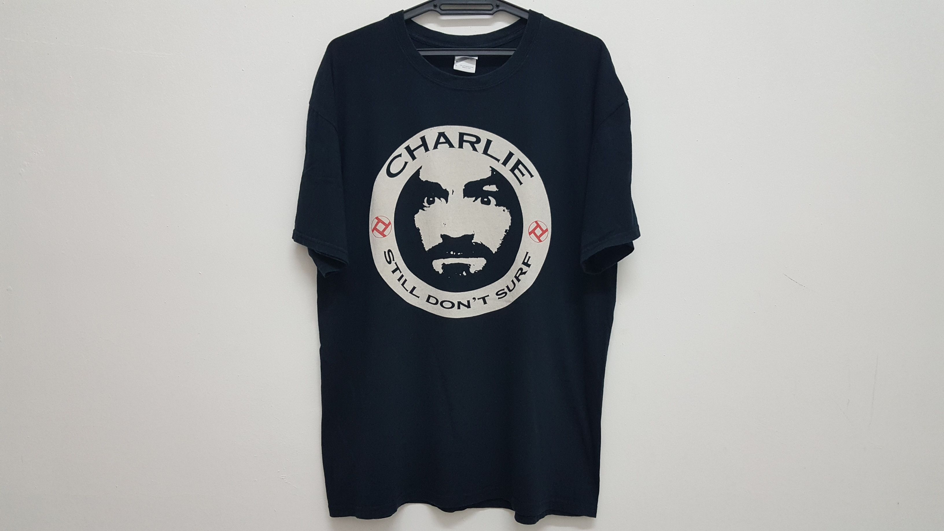 Band Tees DOPE 🔥🔥🔥 FREE CHARLES MANSON CHARLIE STILL DONT SURF TEE Size US M / EU 48-50 / 2 - 1 Thumbnail