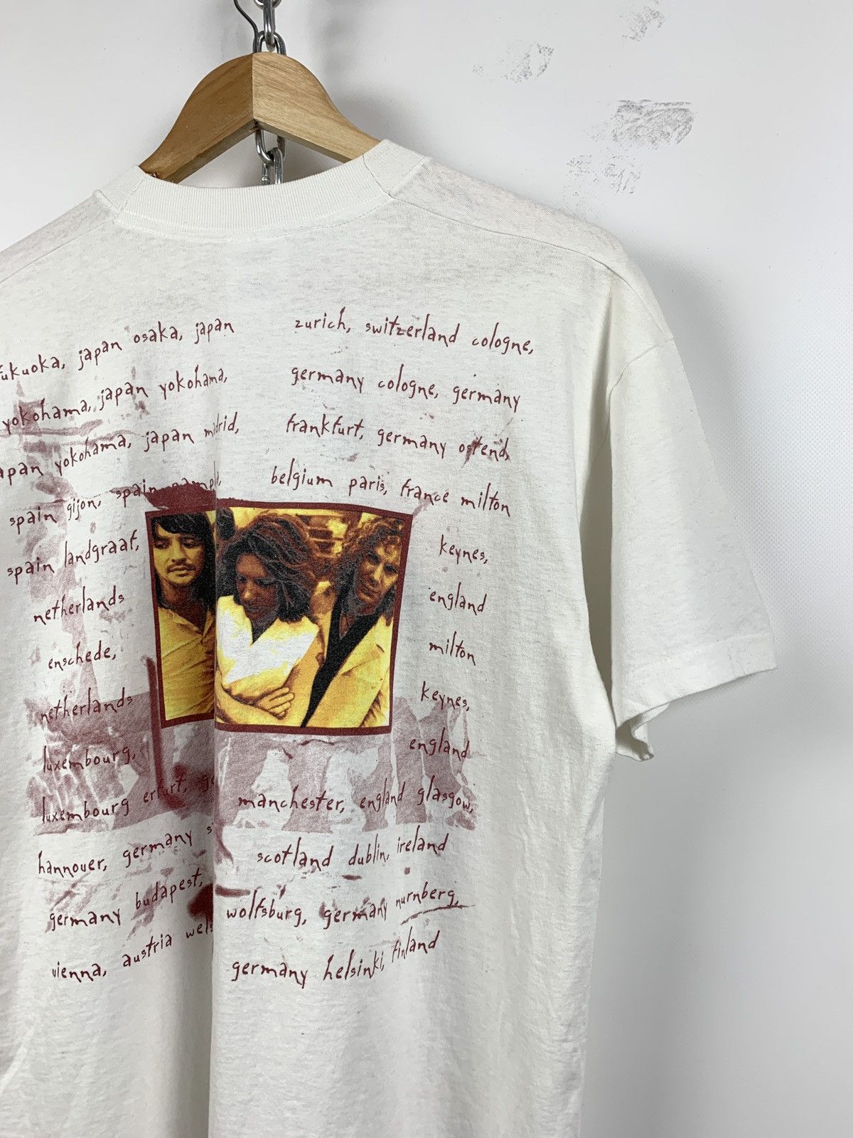 Band Tees 1996 Vintage Bon Jovi These Days Tour Single Stitch T-Shirt Size US L / EU 52-54 / 3 - 8 Thumbnail