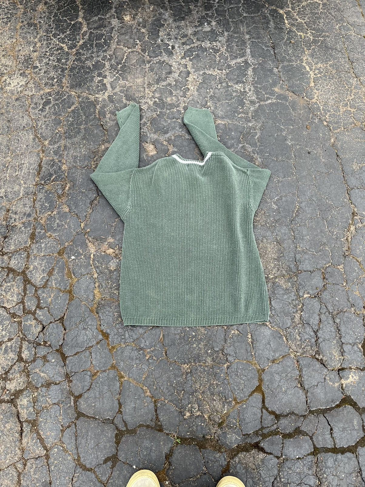 Old Navy Vintage Old Navy V Neck Sweater Size M Grunge Skate Size US M / EU 48-50 / 2 - 4 Thumbnail
