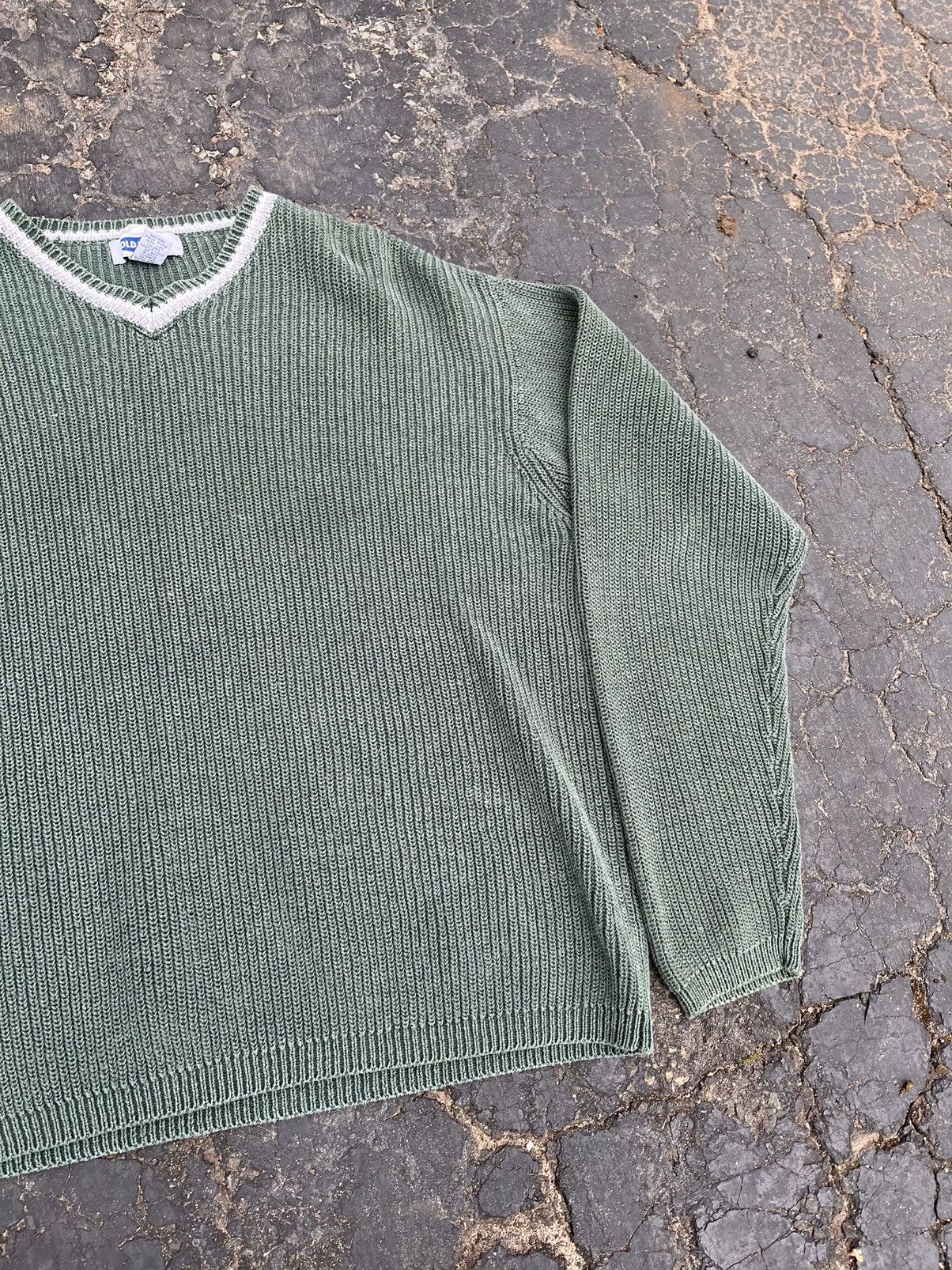 Old Navy Vintage Old Navy V Neck Sweater Size M Grunge Skate Size US M / EU 48-50 / 2 - 3 Thumbnail