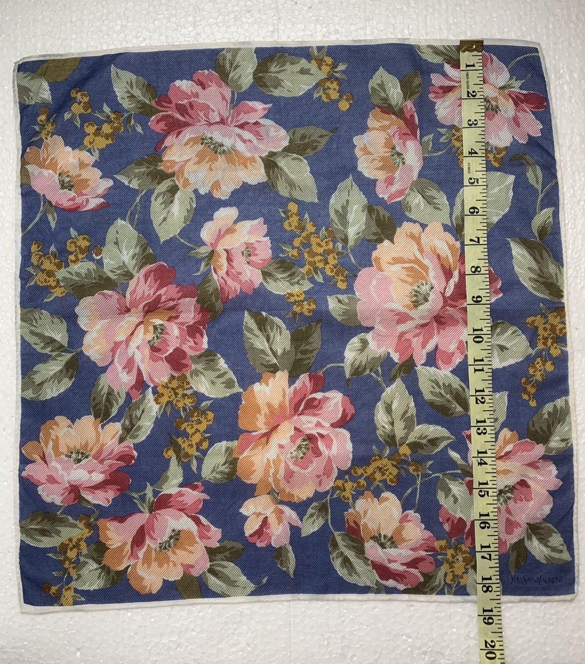Yves Saint Laurent Yves Saint Laurent Vintage Handkerchief/Neckerchief Size ONE SIZE - 6 Thumbnail