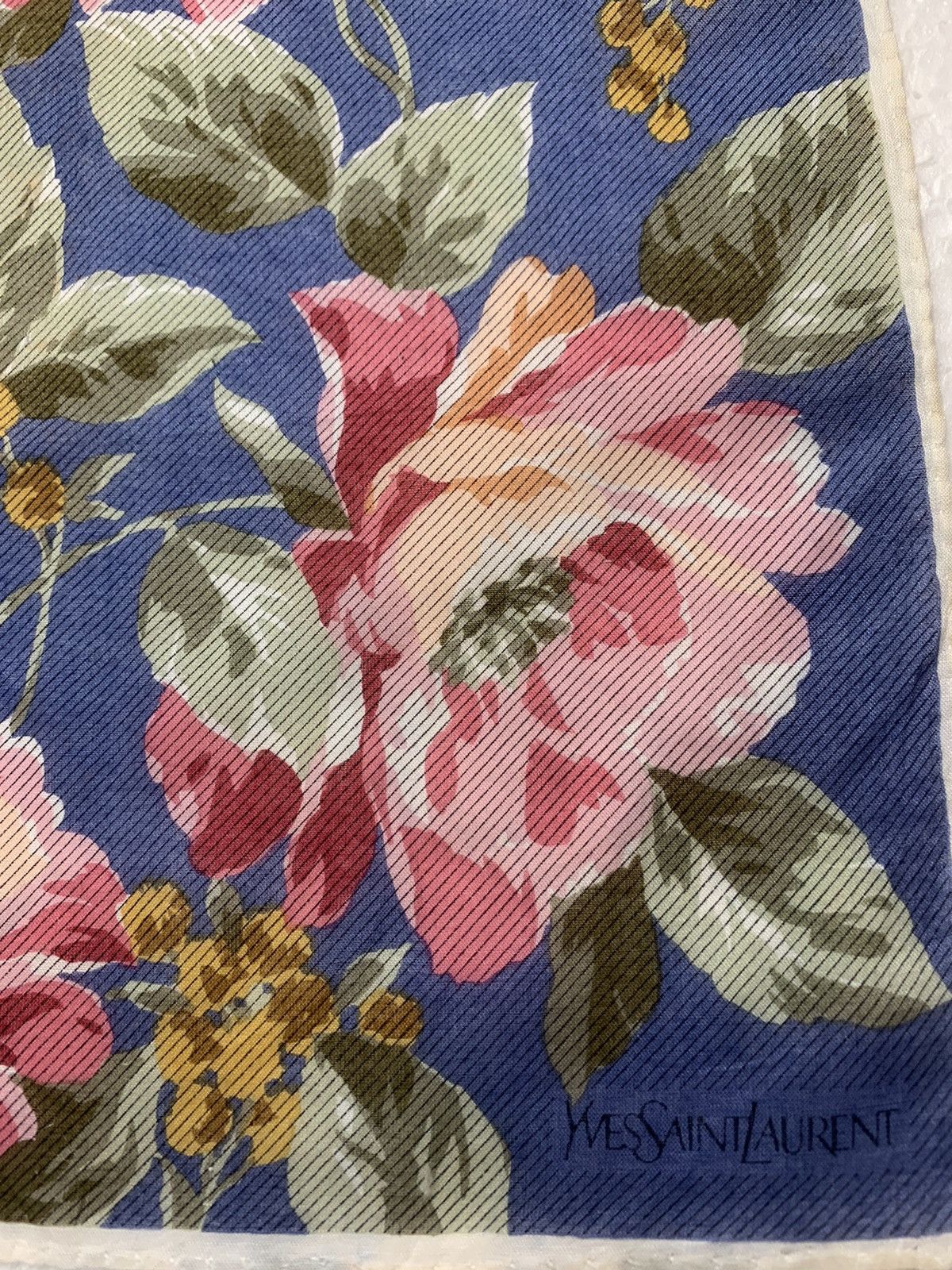 Yves Saint Laurent Yves Saint Laurent Vintage Handkerchief/Neckerchief Size ONE SIZE - 2 Thumbnail
